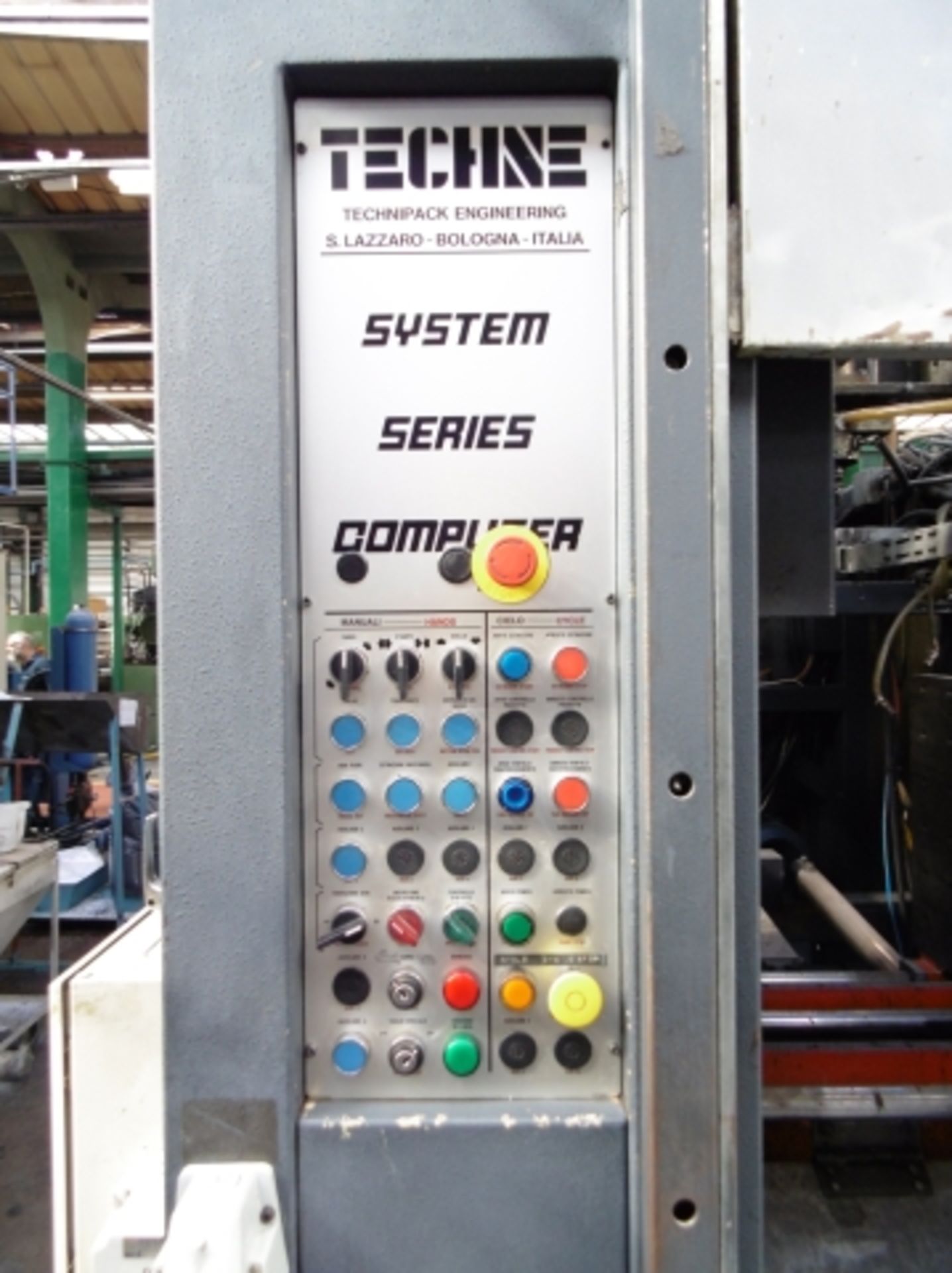 * 1989 TECHNE TYPE 15000 AT BLOW MOULDING MACHINE; WITH SYSTEM SERIES COMPUTER CONTROL; AIR PRESSURE - Image 6 of 19
