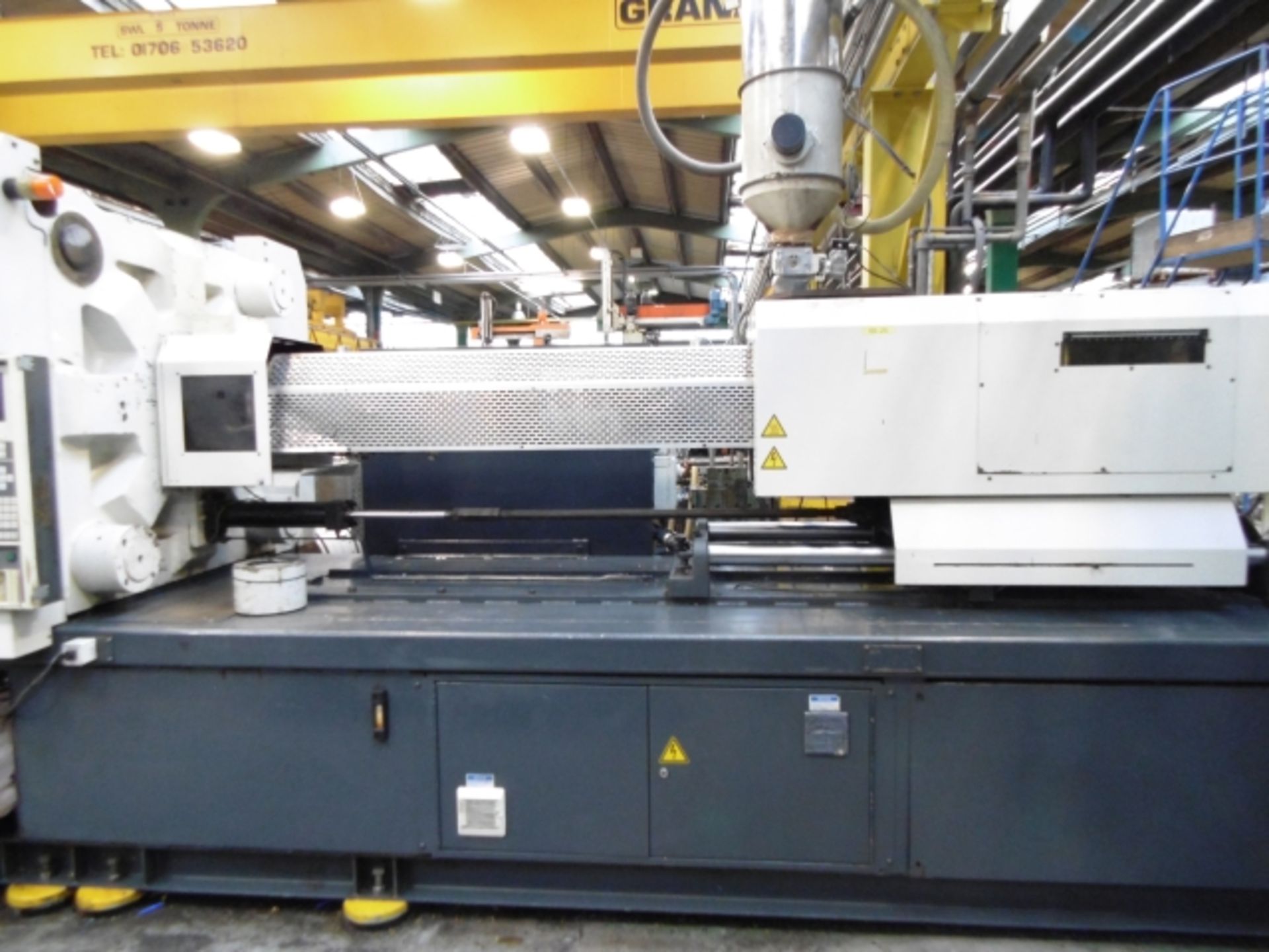 * VAN DORN DEMAG 600 TONNE HTG SERIES HORIZONTAL INJECTION MOULDER WITH CNC CONTROLS; 3 PHASE; - Image 8 of 24