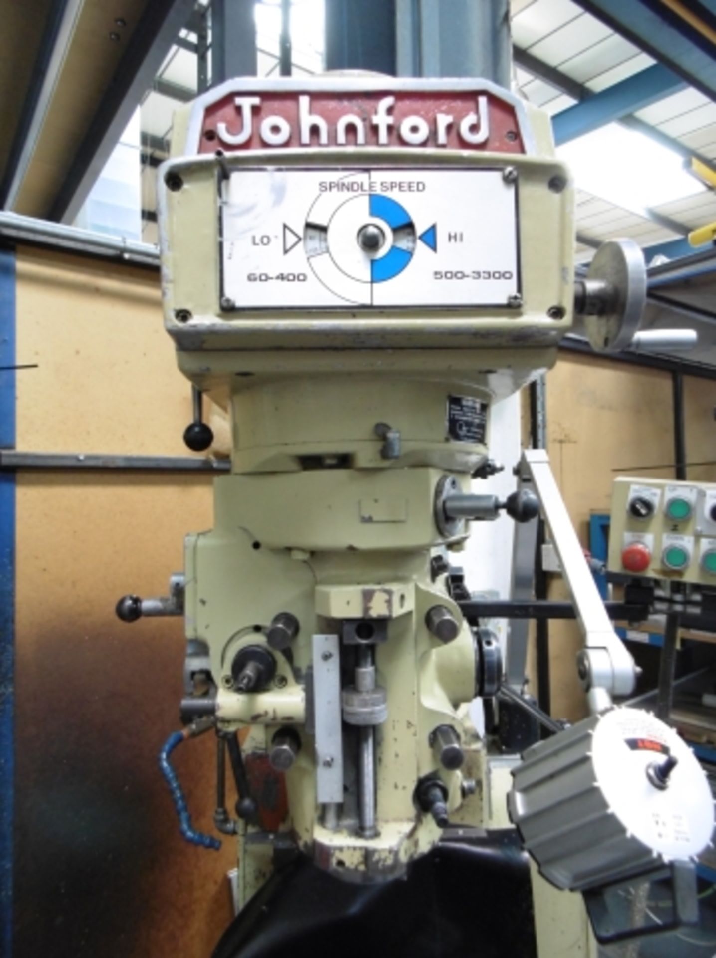 * 1989 Johnford model 4 AVS milling machine with rotating turret; spindle speed Lo= 60-400, Hi= - Image 2 of 15