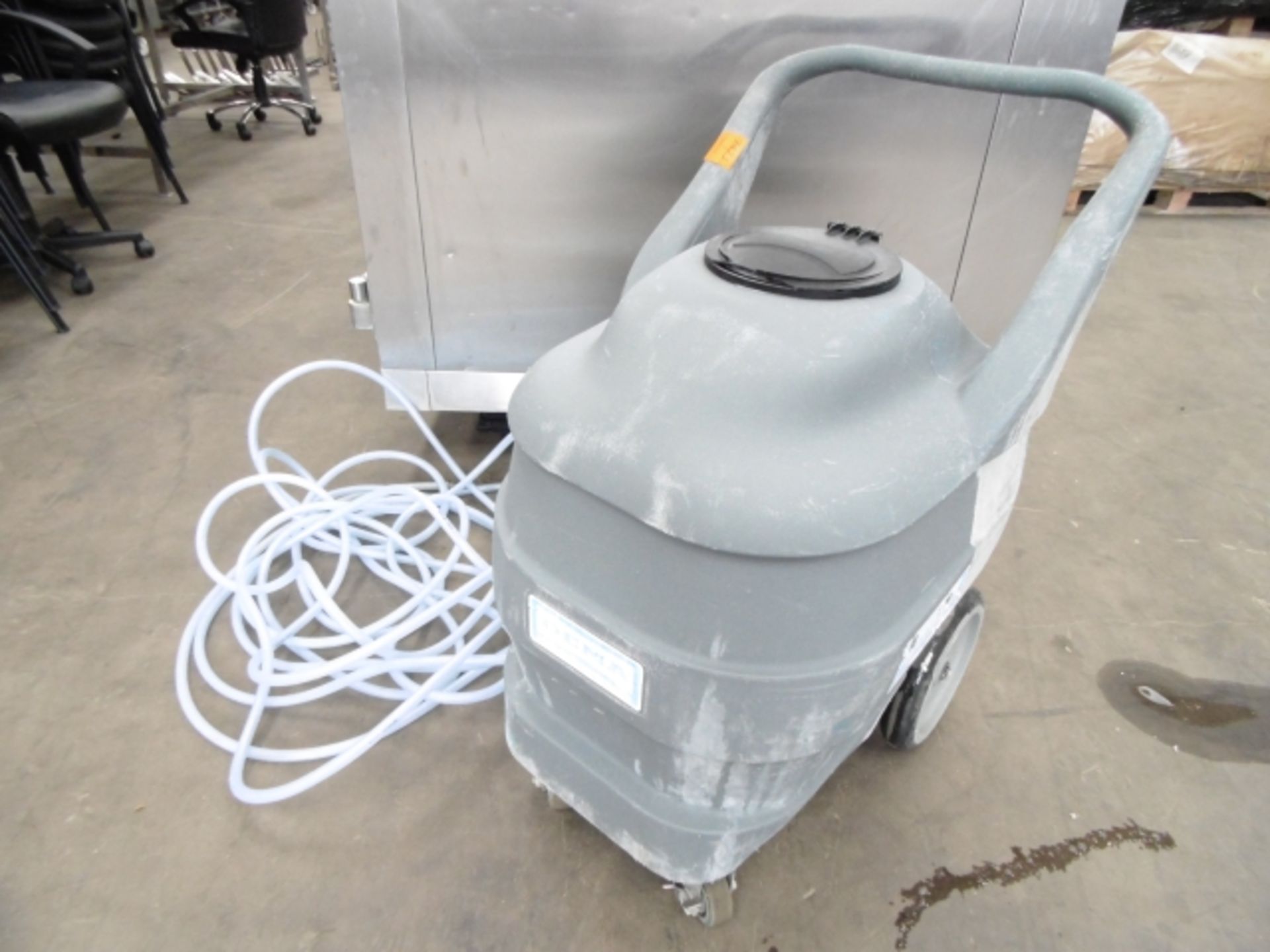 * Dema Model 925.EV pedestrian foam floor cleaner