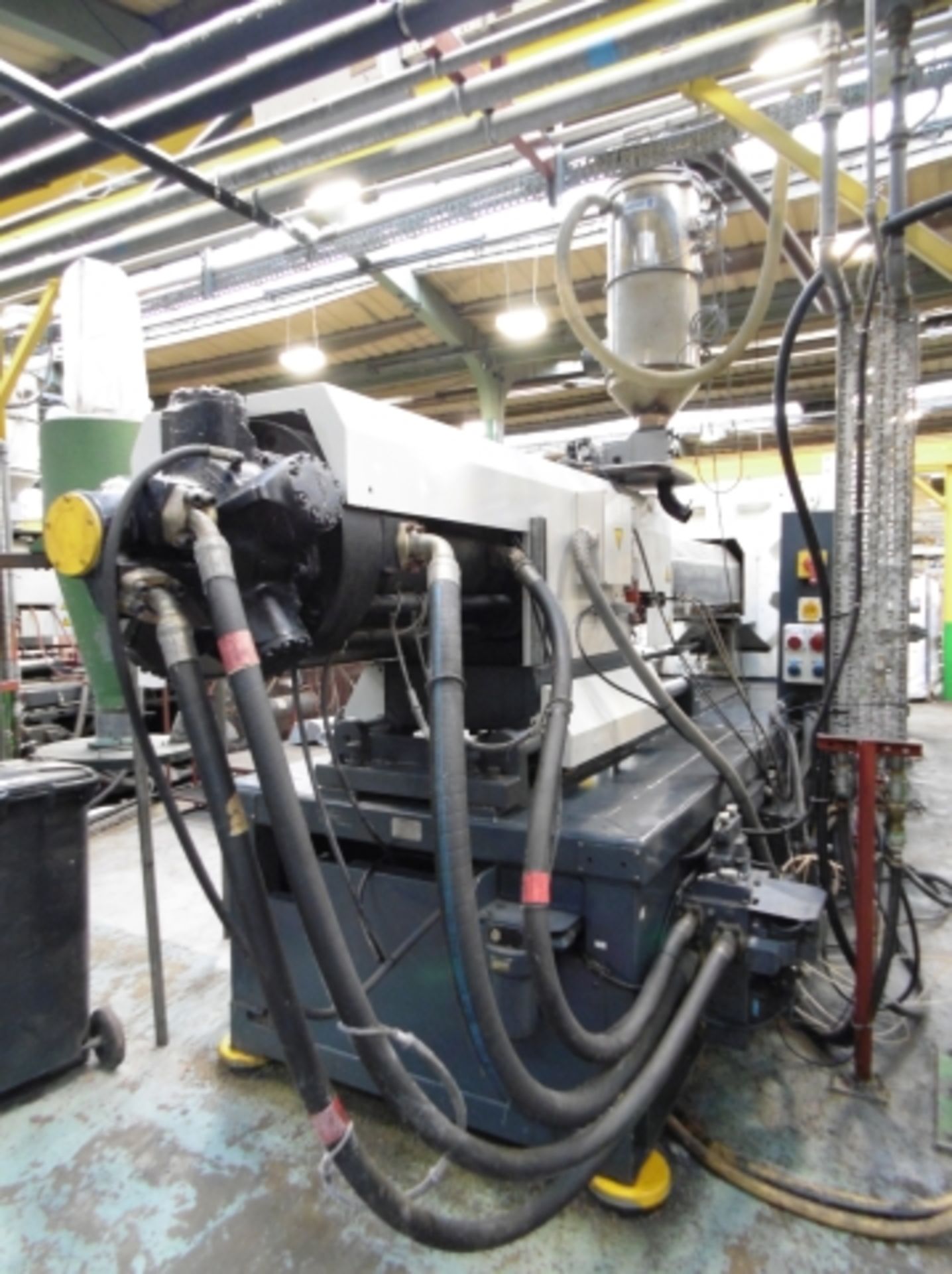 * VAN DORN DEMAG 600 TONNE HTG SERIES HORIZONTAL INJECTION MOULDER WITH CNC CONTROLS; 3 PHASE; - Image 21 of 24