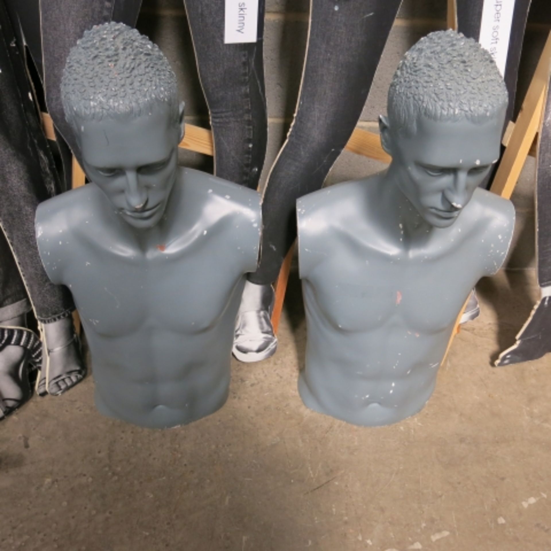 2 x Male mannequins and a selection of other shop displays - Image 3 of 3