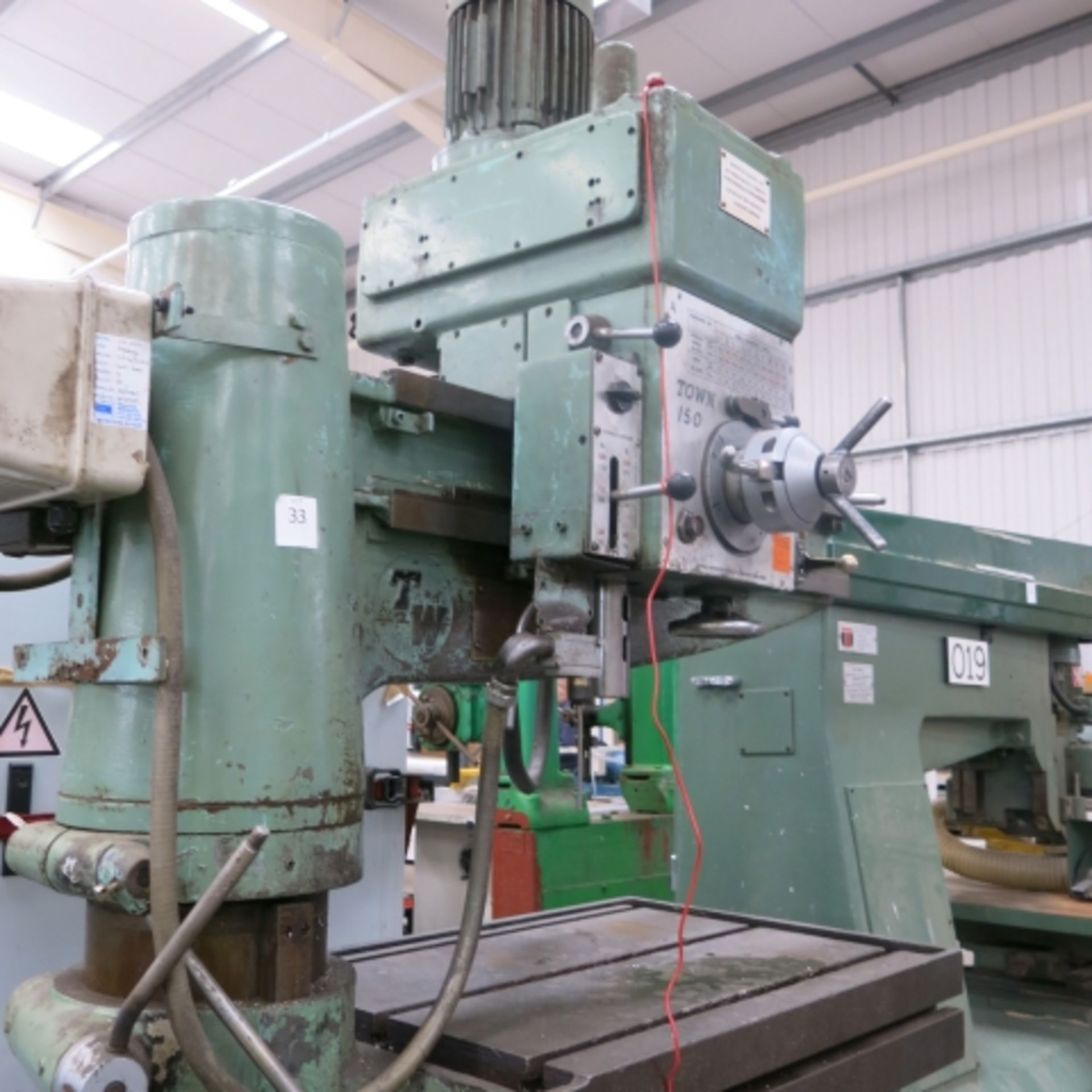 *Town 150 radial arm drill. Please note, there is a £5 plus vat handling fee on this lot. - Image 2 of 6