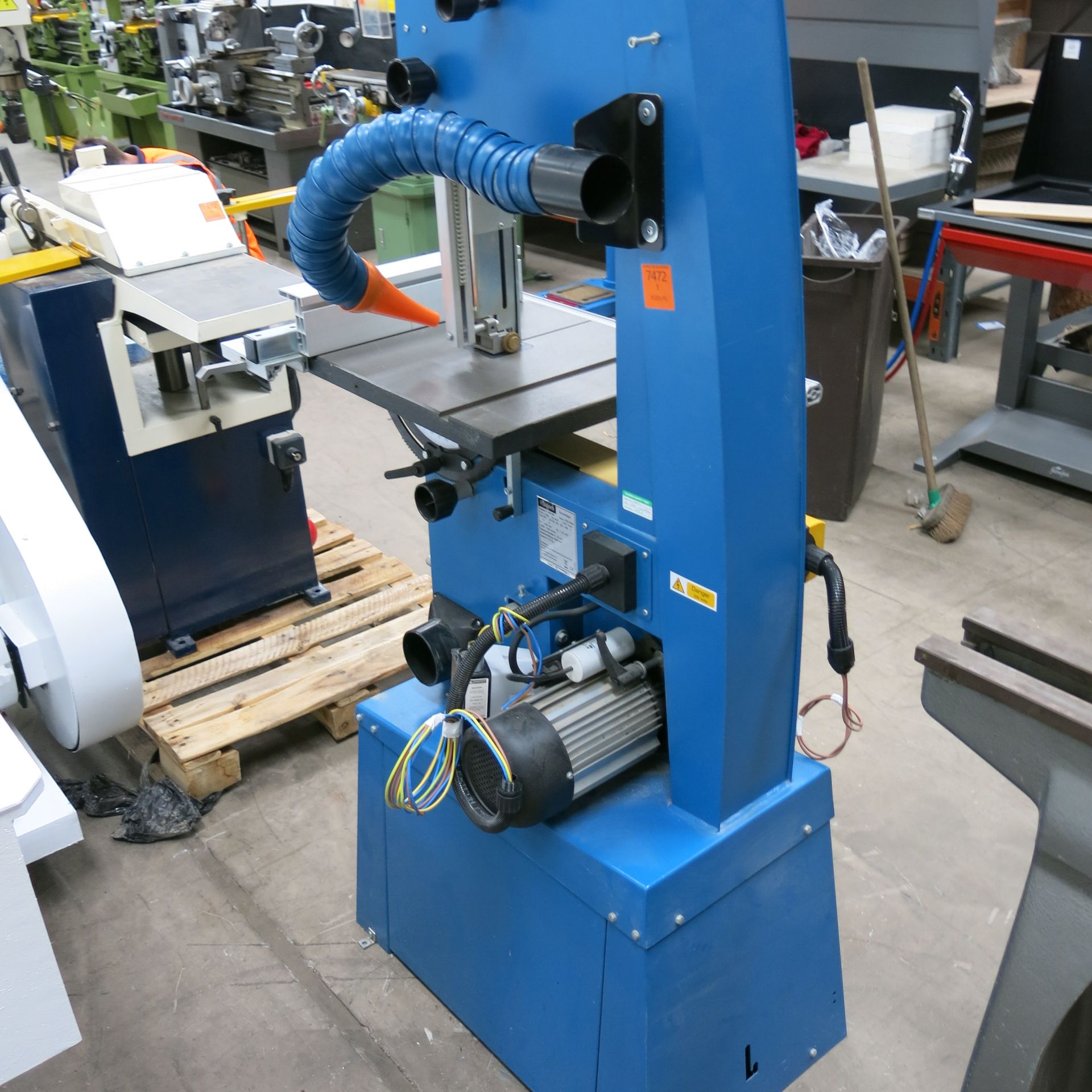 * A Scheppach Basato 4 Bandsaw MIT UG 240V. Please note, there is a £5 plus vat handling fee on this - Image 3 of 5