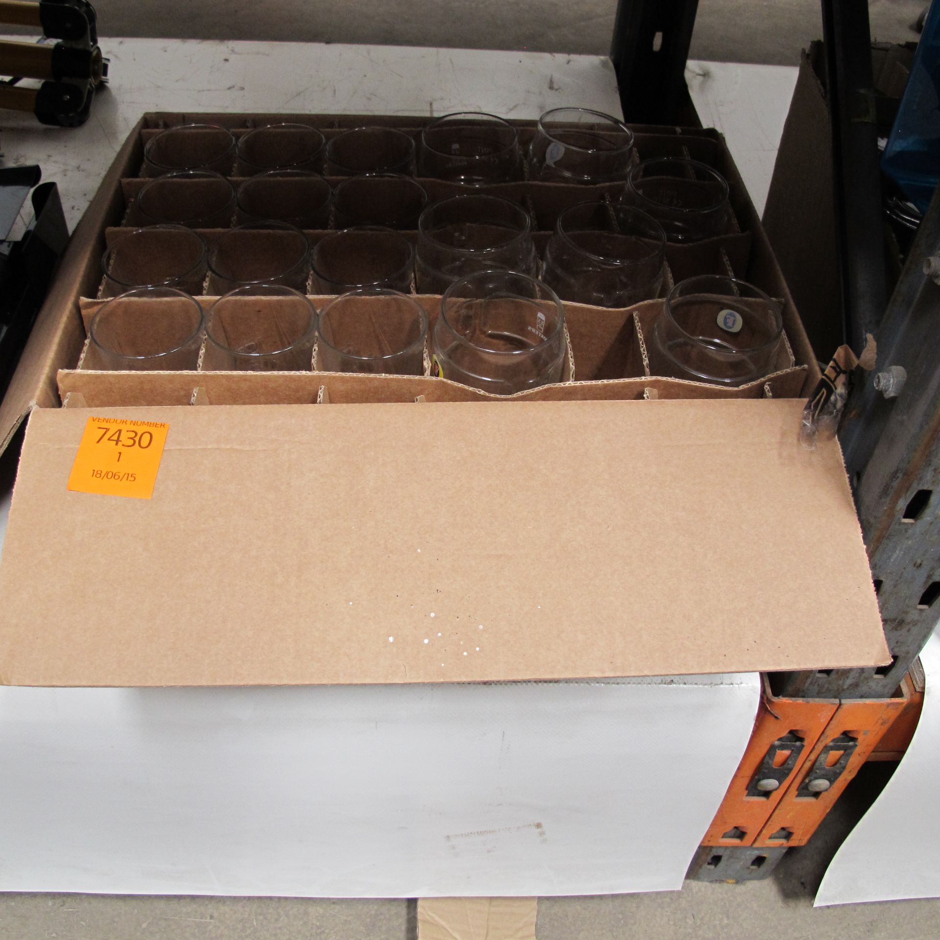 6 x Boxes of Pint and ½ pint glasses c/w folding metal patio umbrella stand - Image 5 of 6