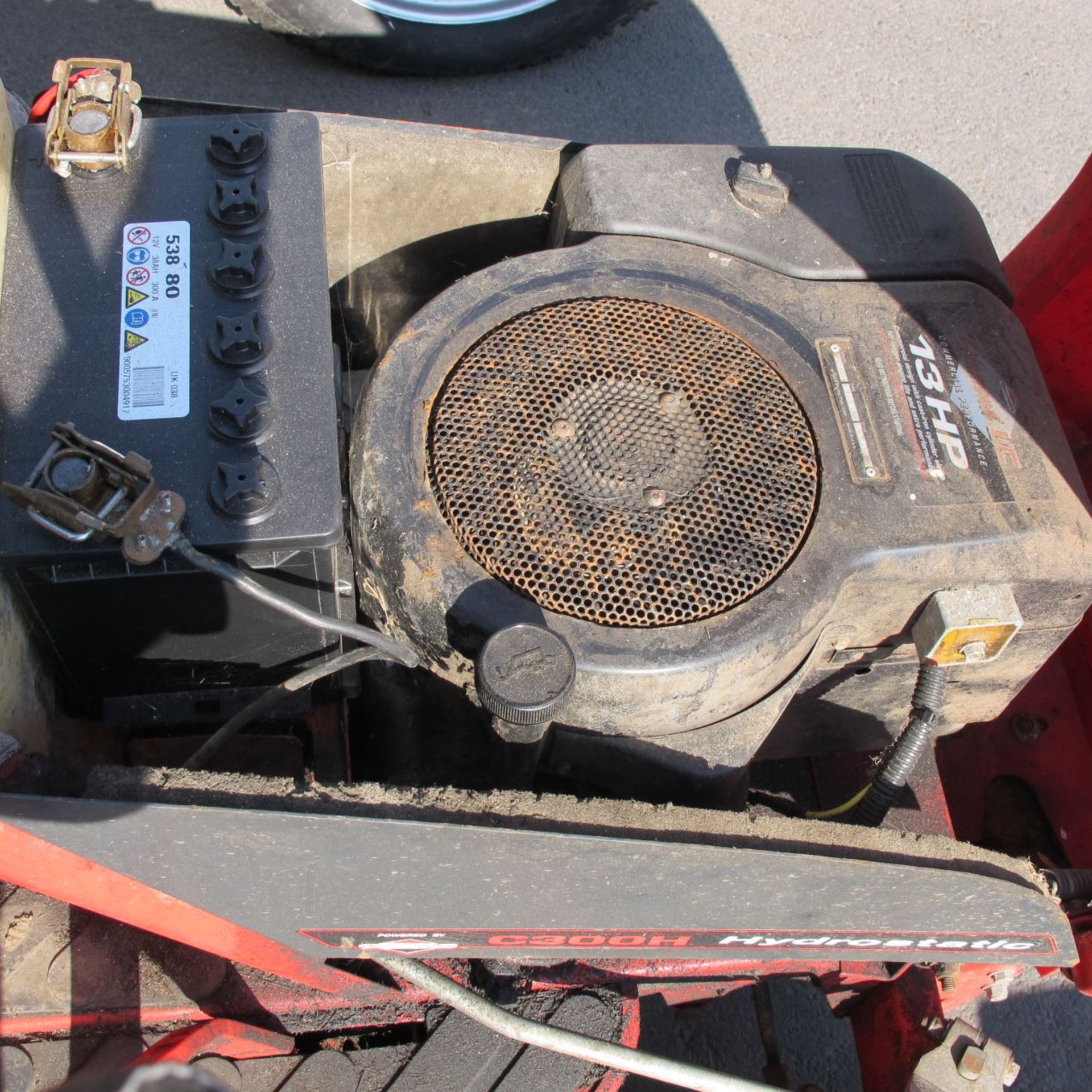 * Contax C300H Hydrostatic Ride on Mower (starts but doesn't drive) c/w brand new battery - Image 2 of 2