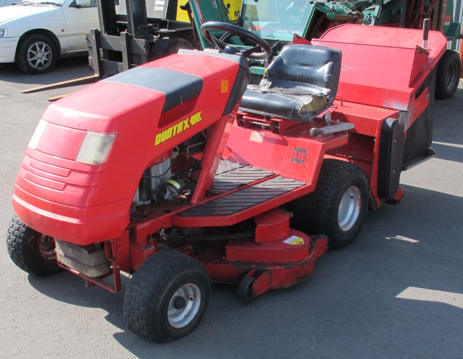 Countax K18 42'' Cut B & S twin engine manual drive powered sweeper - Image 3 of 3