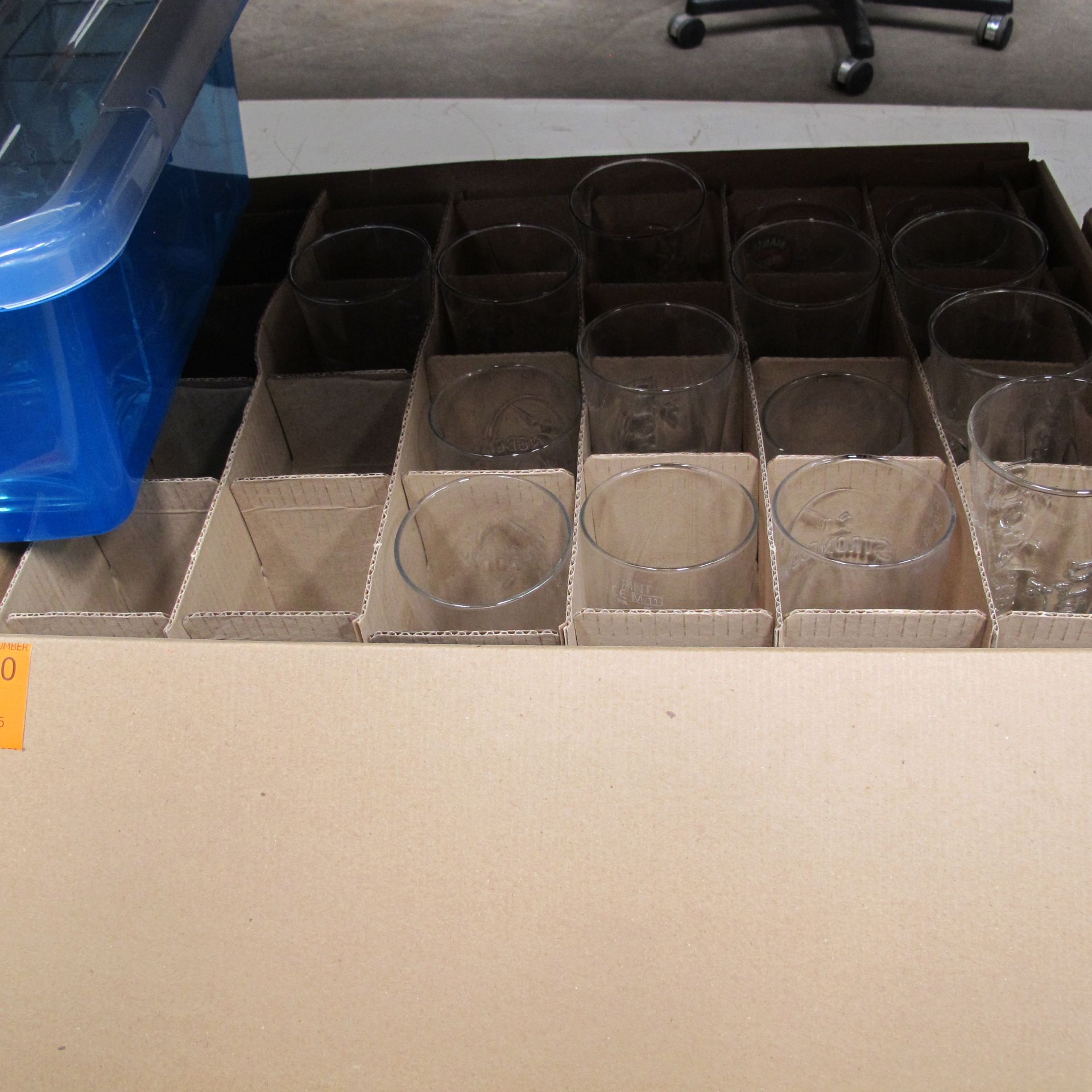 6 x Boxes of Pint and ½ pint glasses c/w folding metal patio umbrella stand - Image 3 of 6