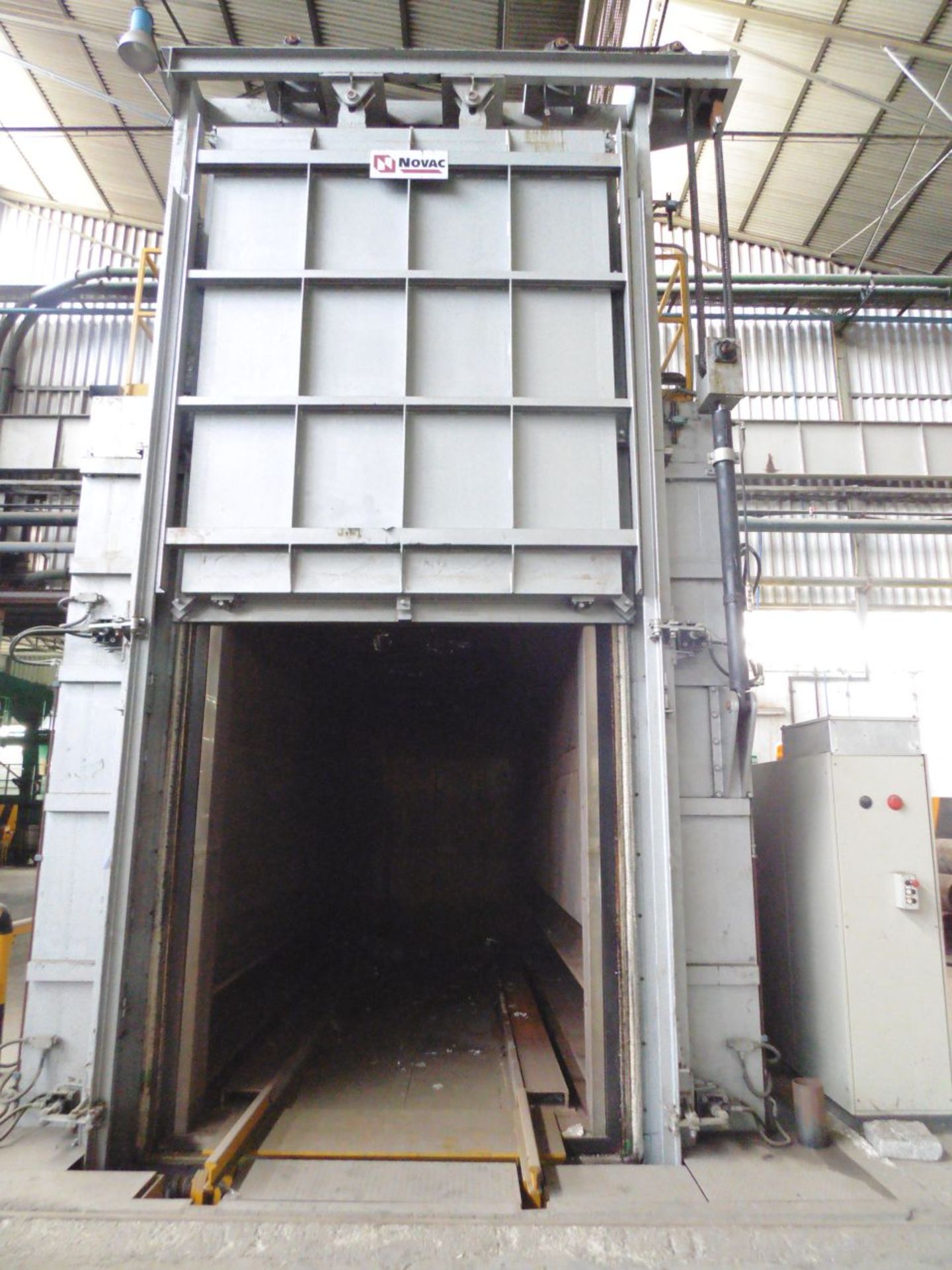 2004 Novak 20 Tonnes Electric Coil Annealing Furnace; Model PN-30-350D-L-ETV3-E-000; with 12 x Reart - Image 2 of 11