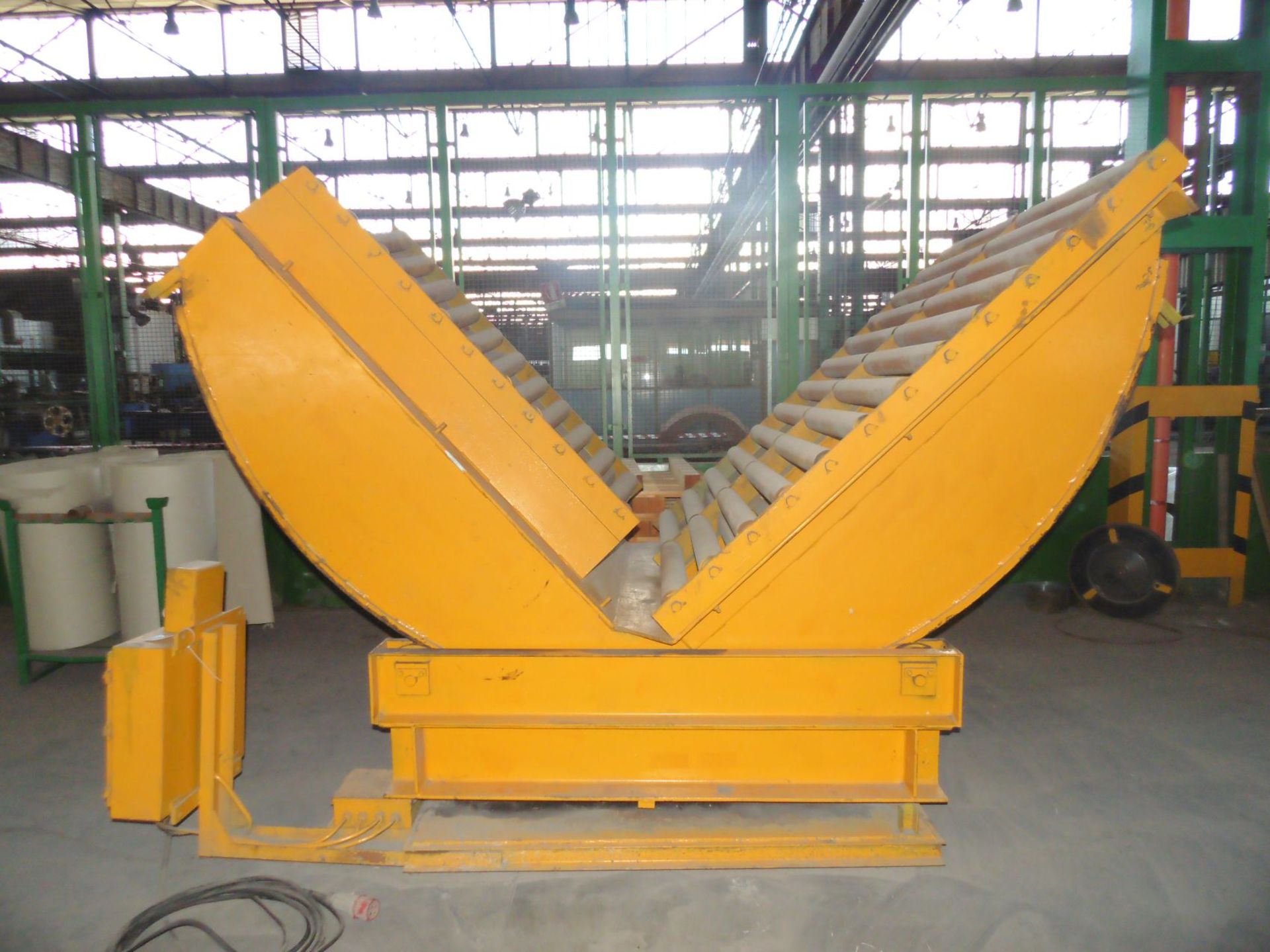 Coil Upender for Bushman Coils; Flat Bed 2000 x 1650mm; Angled Bed 1600 x 1000mm; 3 Phase - 400V - Image 2 of 7