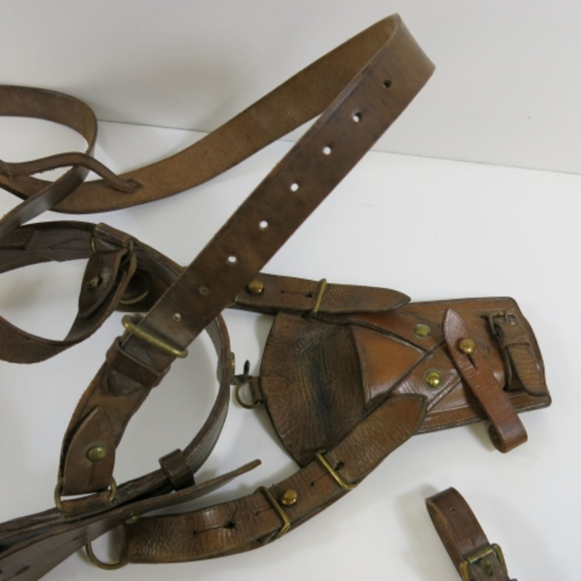 A leather belt gun holster with crossover shoulder straps and knife holder and pouch (est. £50-£70) - Image 4 of 4