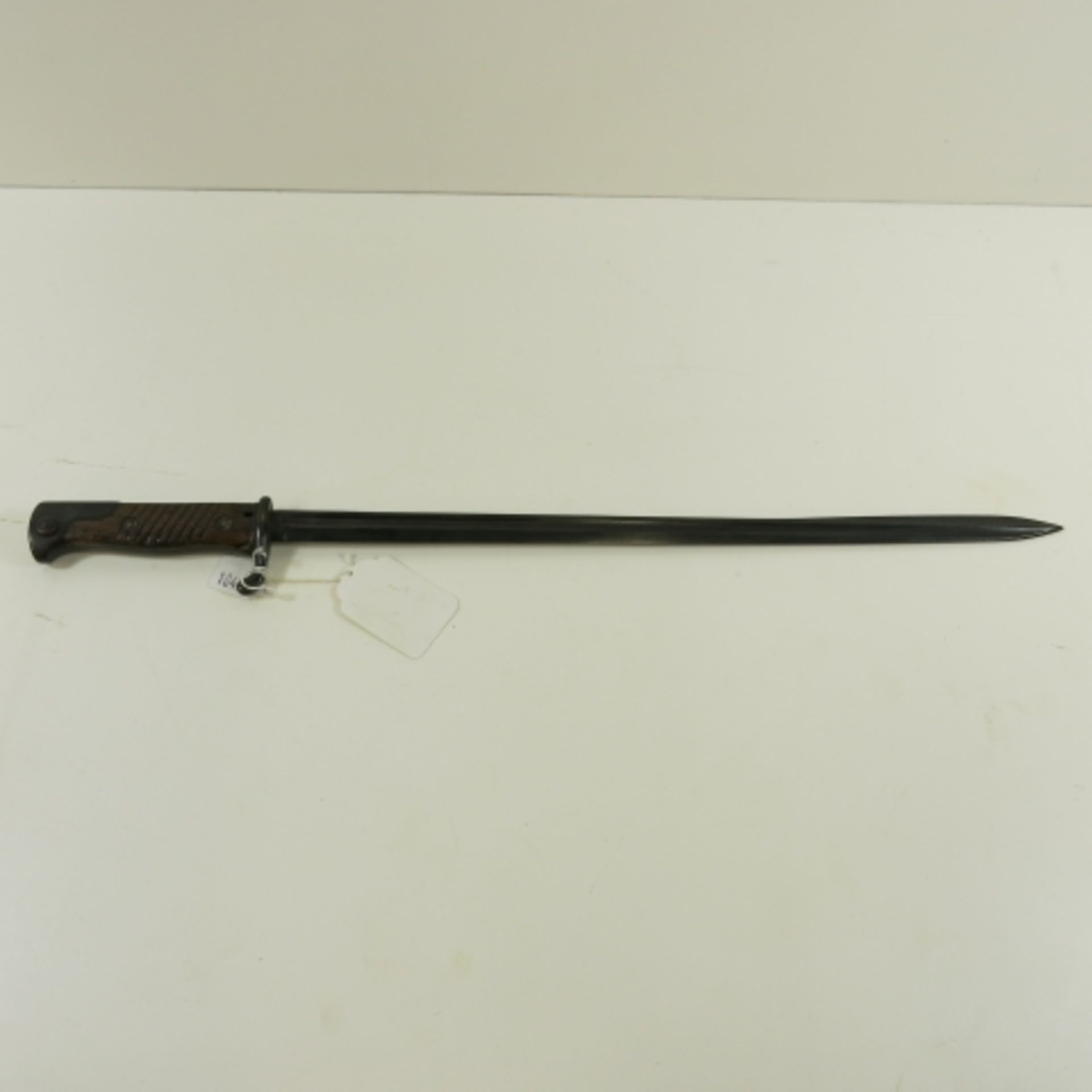 A German 1898 model 2nd pattern Bayonet. Blade length 46.5cm (est. £30-£50)