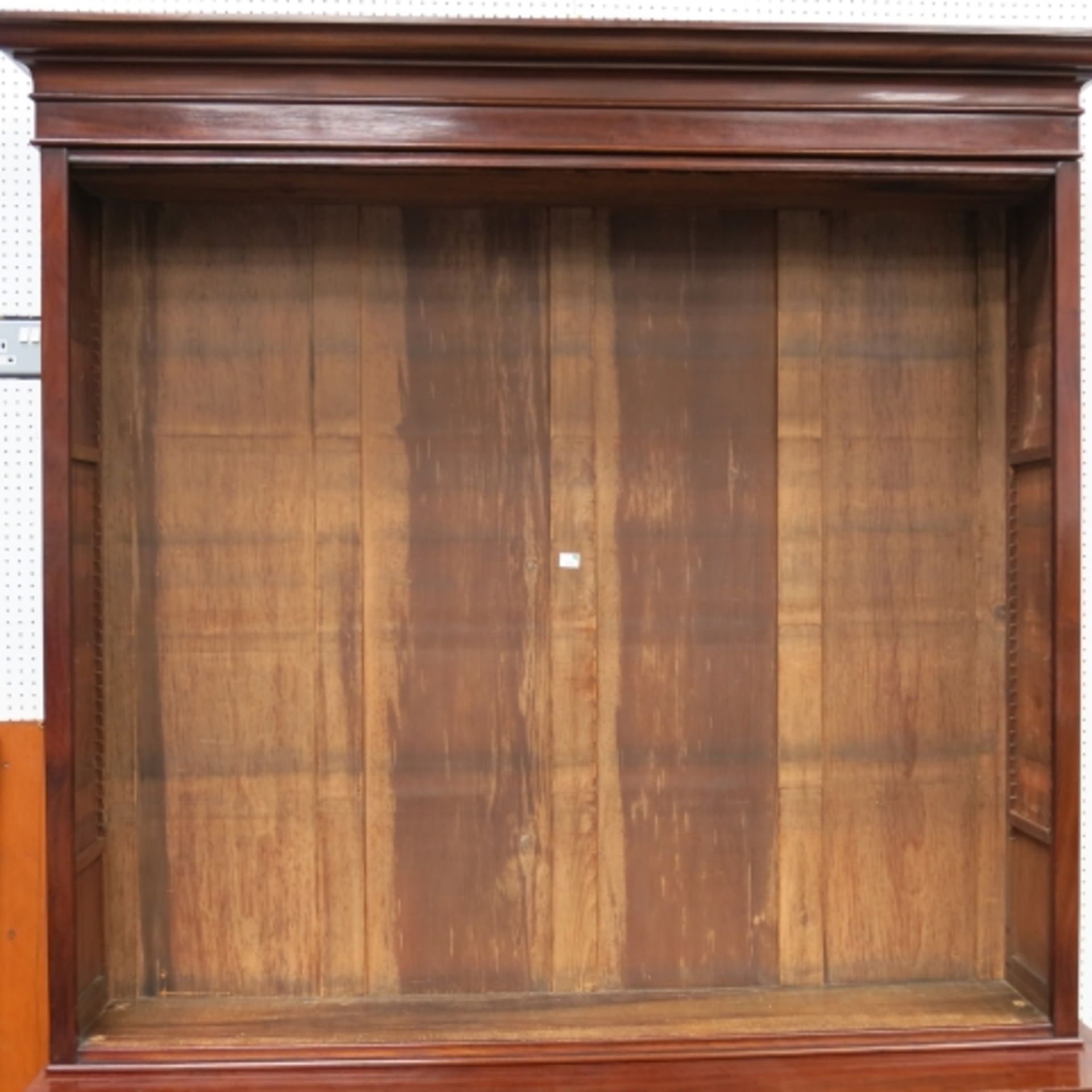 A large 19th century mahogany open bookcase with shaped pediment and adjustable shelves to the top - Image 2 of 9