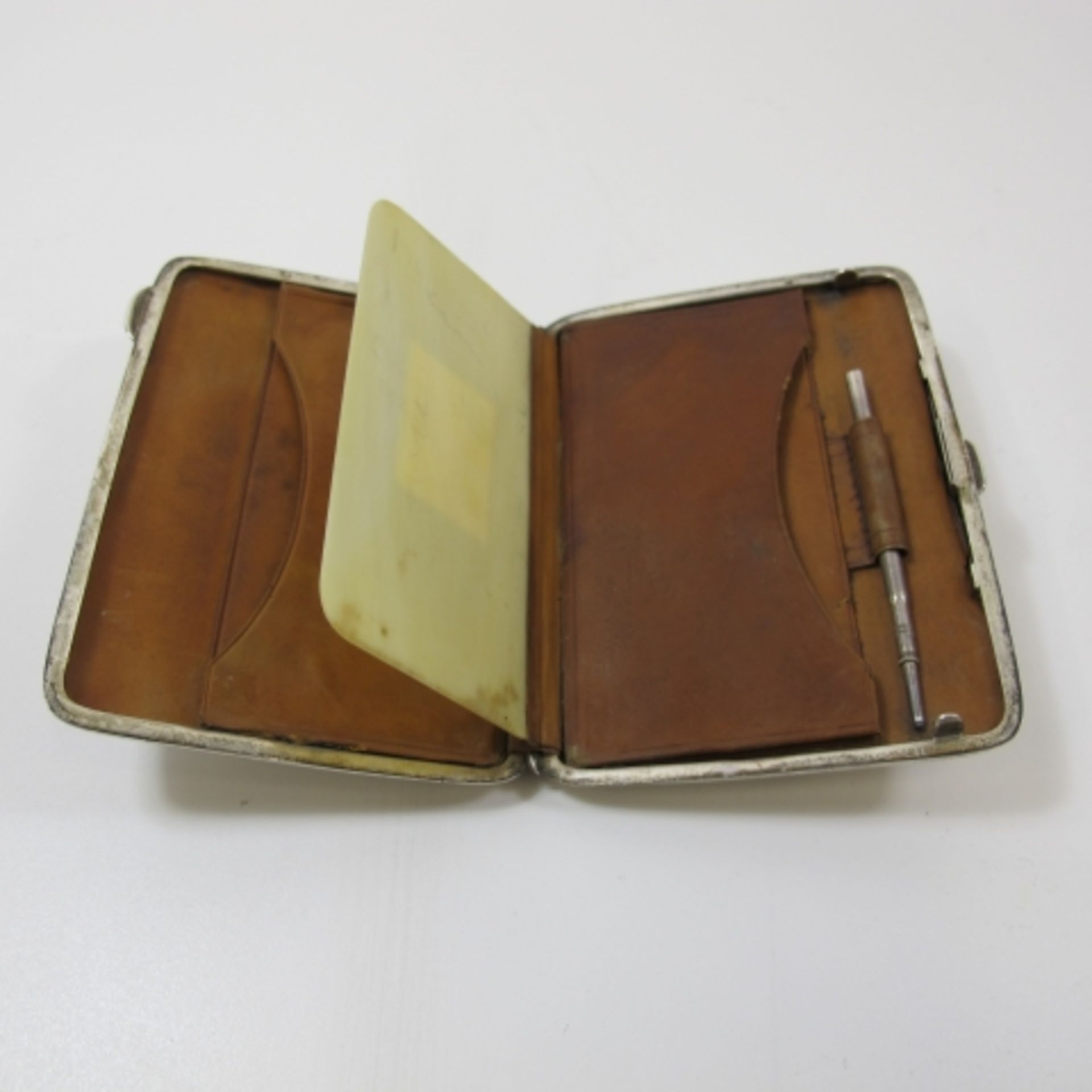 A Silver (Sheffield 1903) Gentleman's Business Card Holder With Enclosed Sterling Silver Pencil. - Image 2 of 3