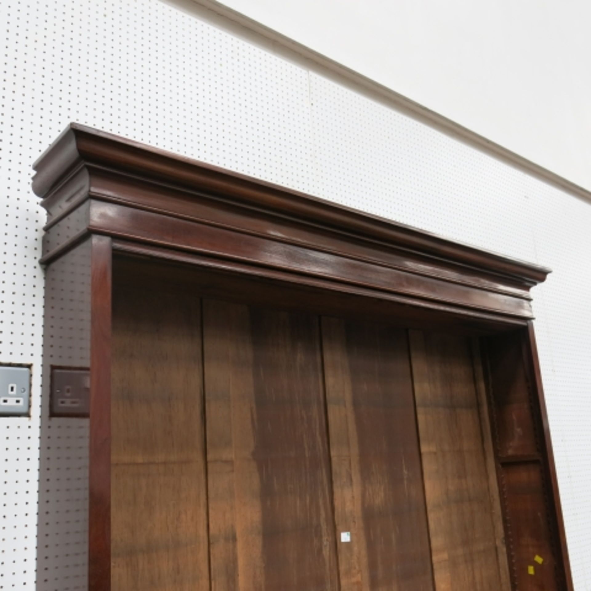 A large 19th century mahogany open bookcase with shaped pediment and adjustable shelves to the top - Image 9 of 9