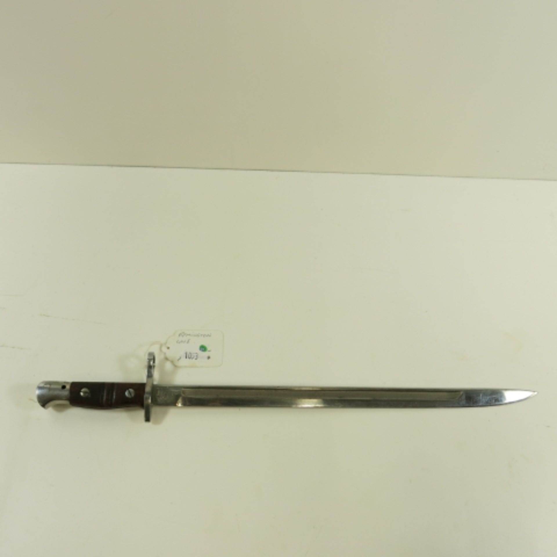 A Remington 1917 WW1 Bayonet. Blade Length 43cm. (£30-£50)