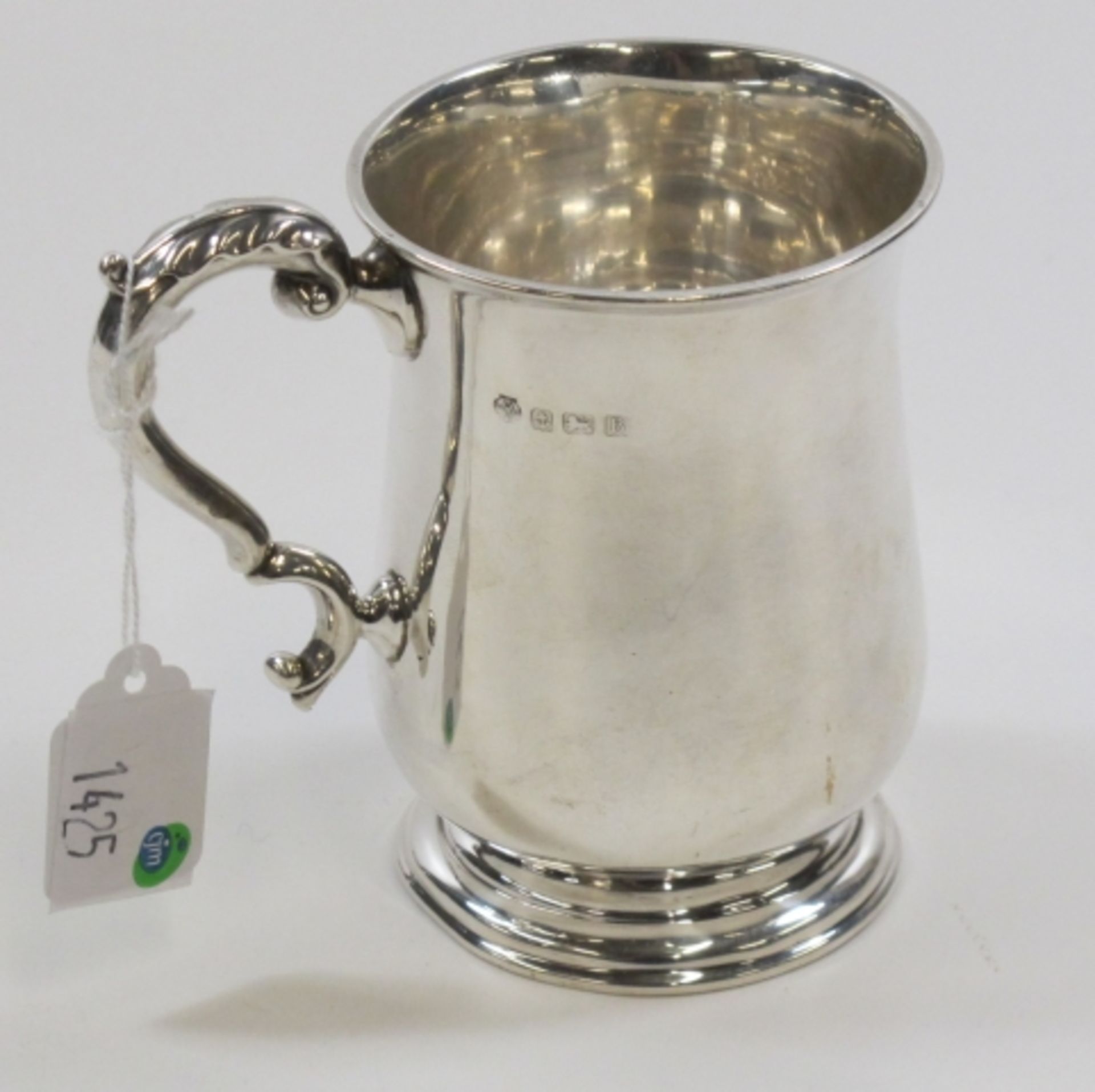 A Silver (Birmingham, 1926) Tankard 173g (est £100-£200)