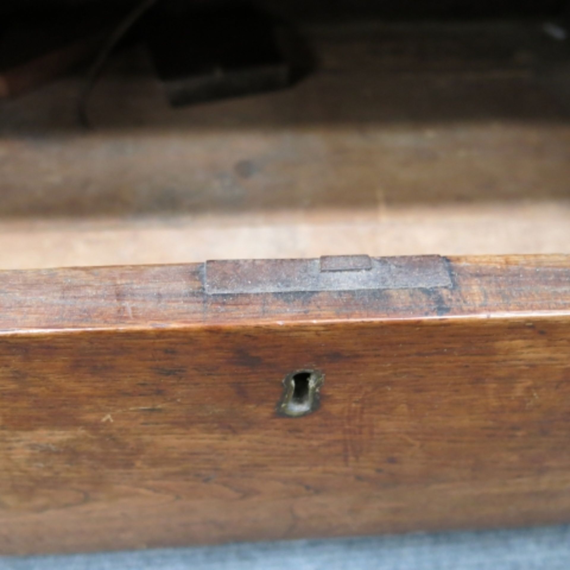 An 18th Century oak mule chest with plain top, panelled front, two drawers and bracket supports - Image 7 of 11