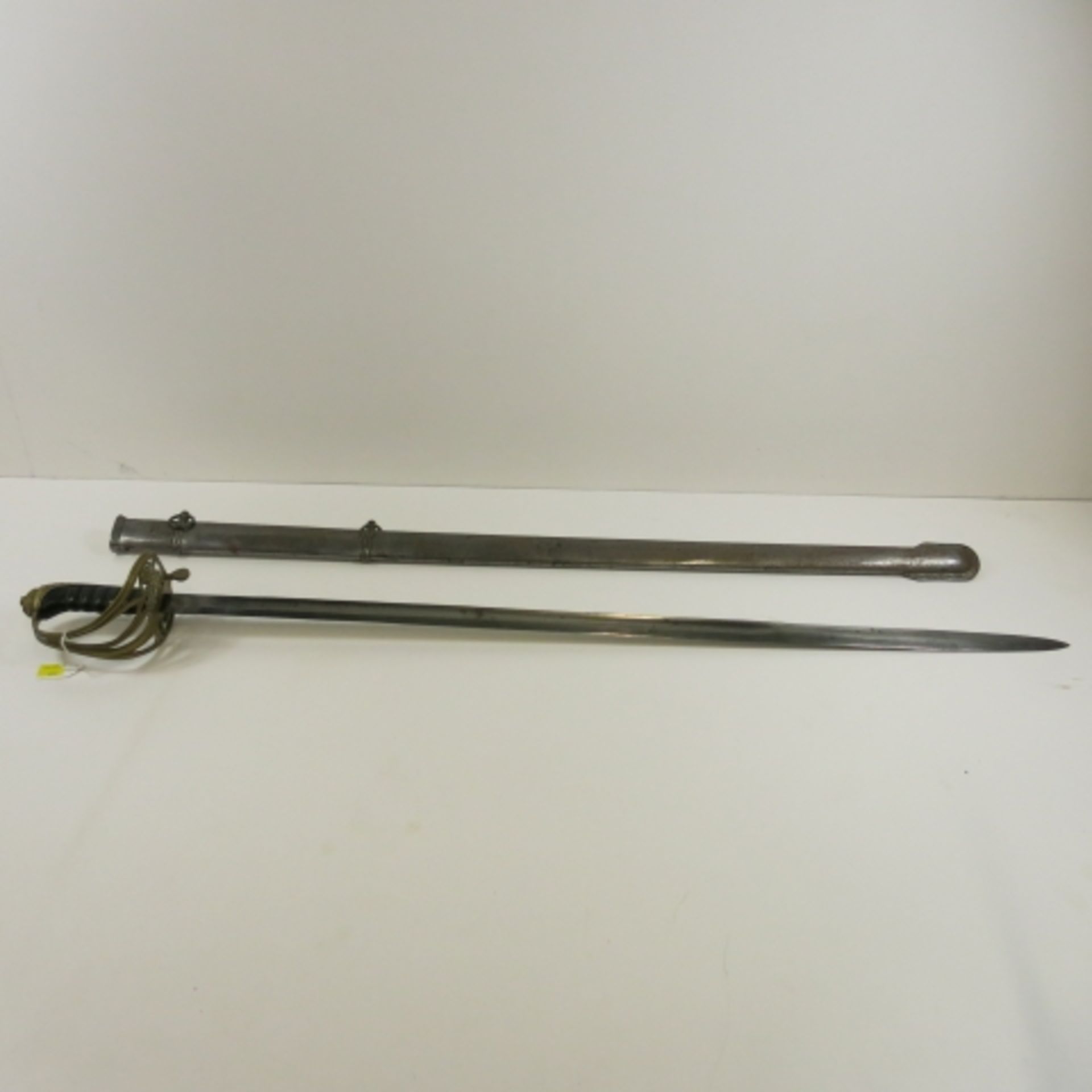 A VR Infantry Sword with plain blade. The 1892 (?) pattern British Victorian Infantry sword with ' - Image 2 of 3