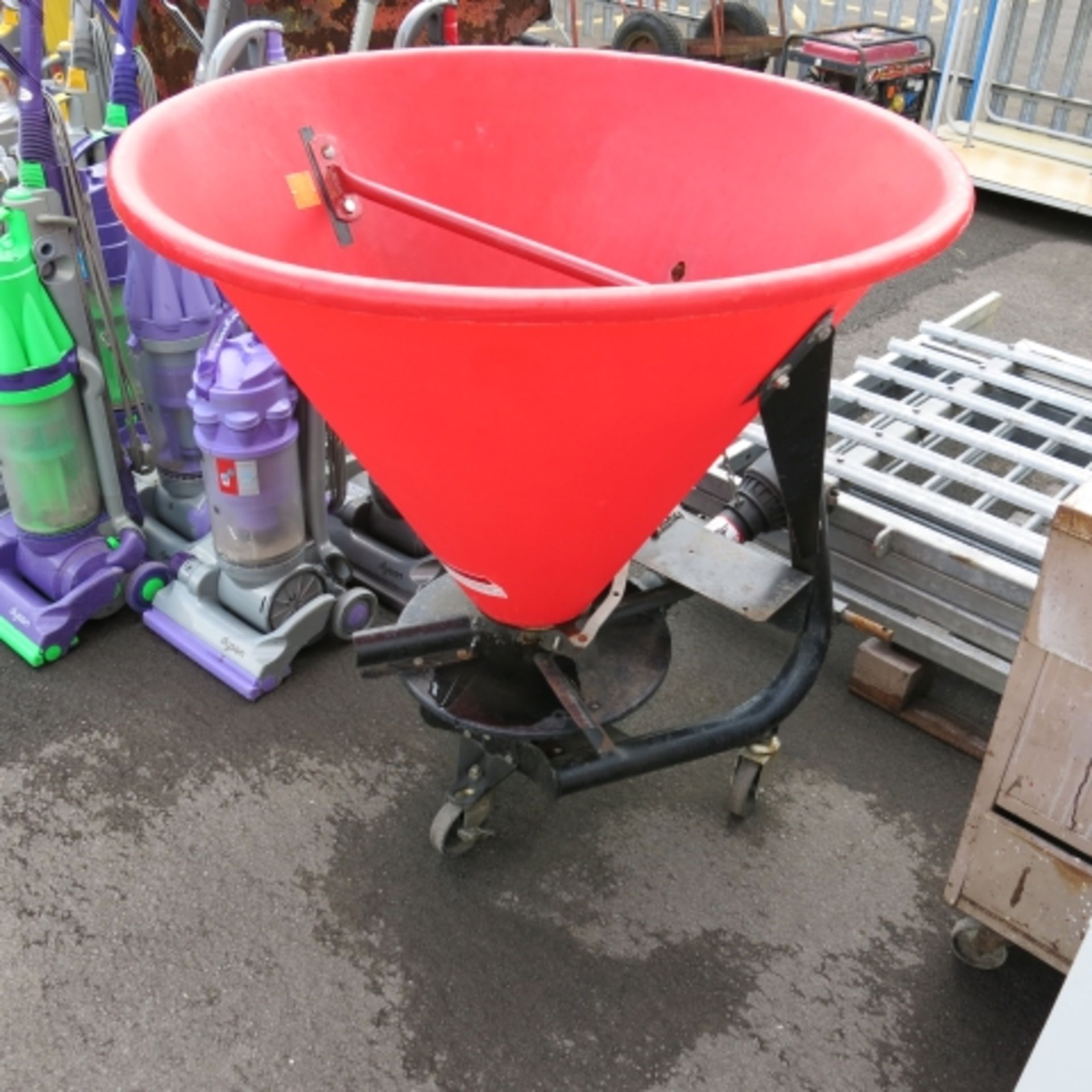 A PTO Driven Spreader by Farm Power