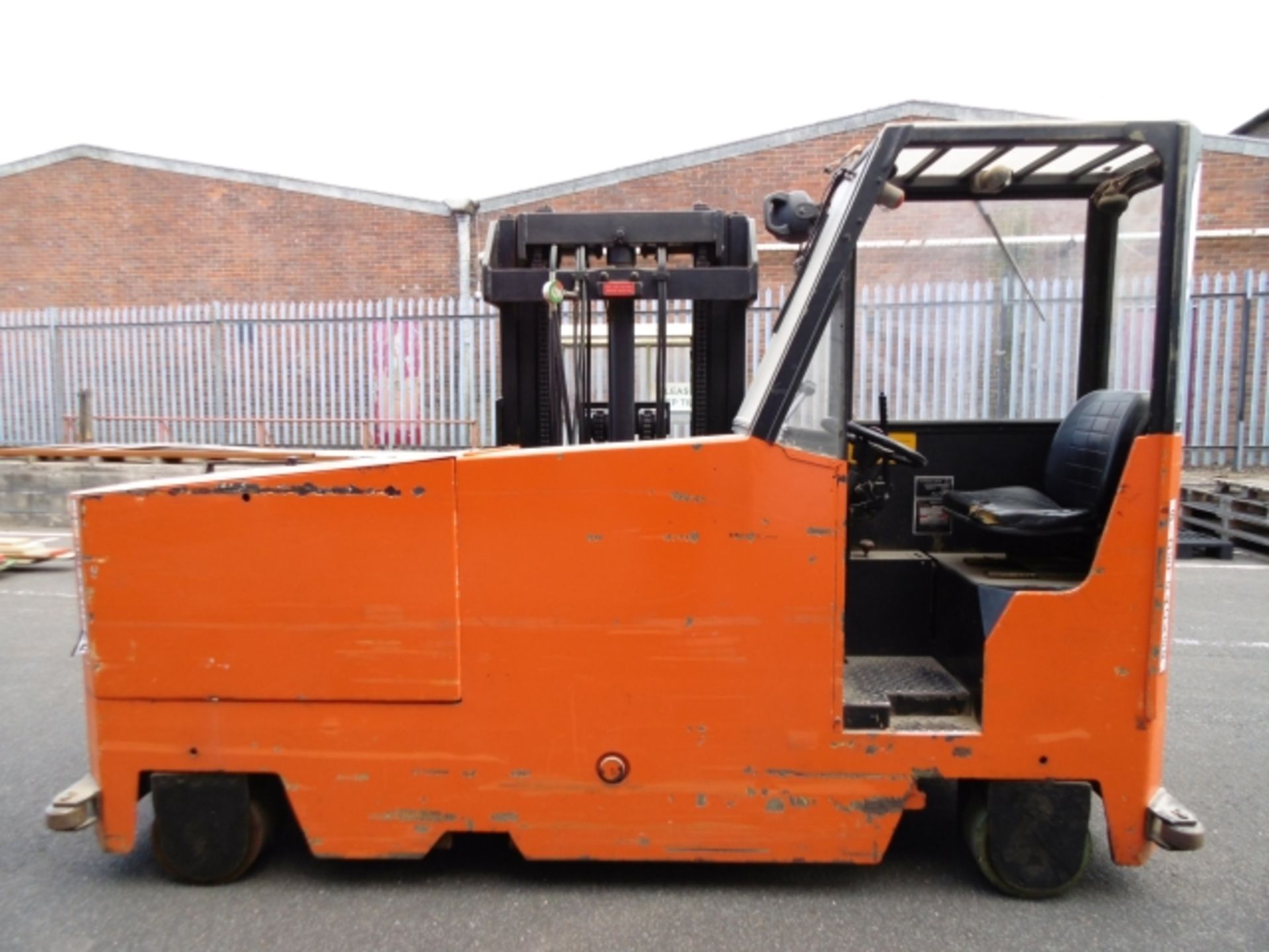 * 1994 Sidetracker SL30D 2.5 Tonne Electric Sideloader Serial No SL381; Lift Height 4m; length 3. - Image 4 of 10