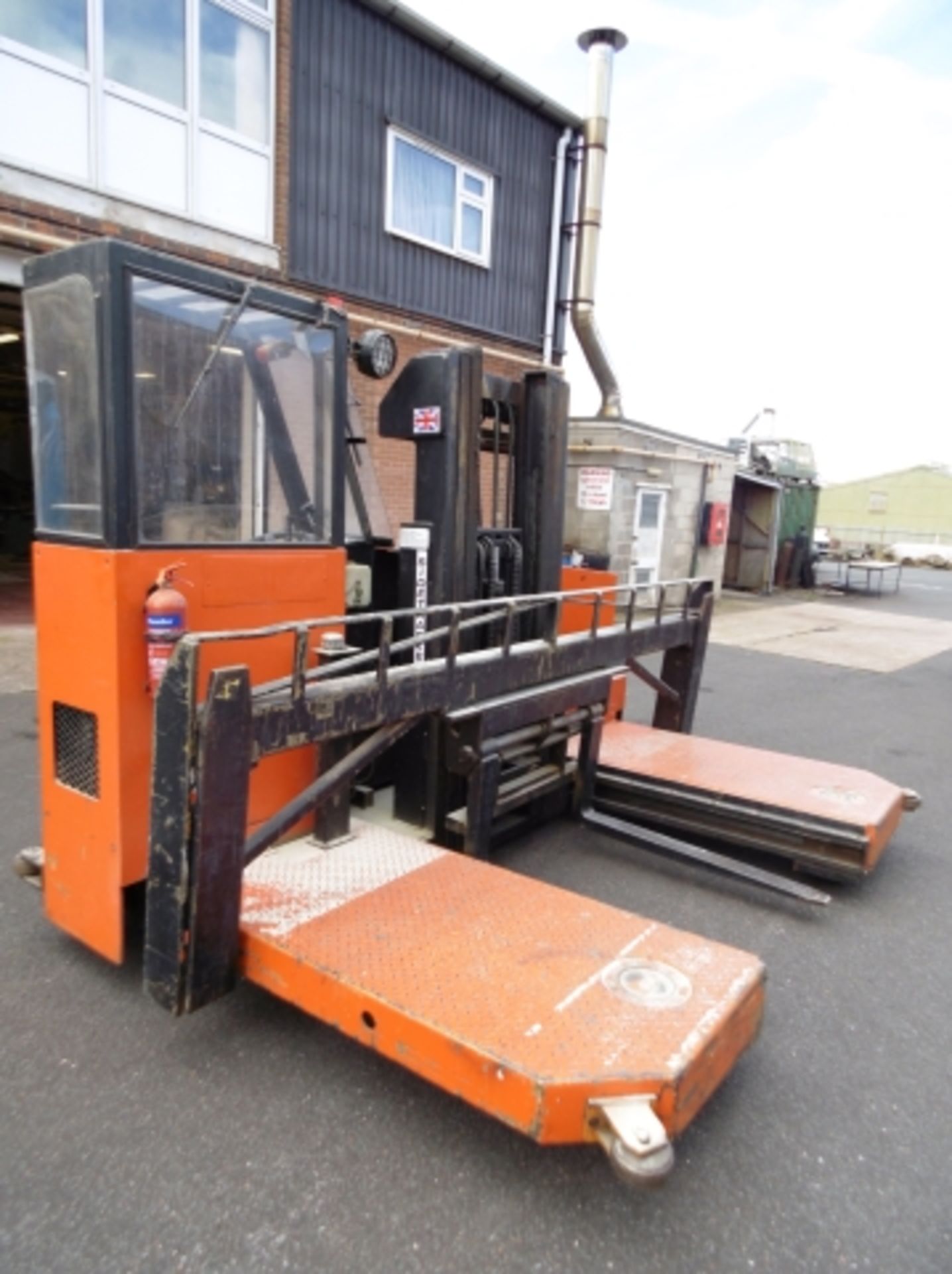 * 1994 Sidetracker SL30D 2.5 Tonne Electric Sideloader Serial No SL381; Lift Height 4m; length 3. - Image 3 of 10