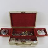 This is a Timed Online Auction on Bidspotter.co.uk, Click here to bid.  A Qty of Jewellery Mostly