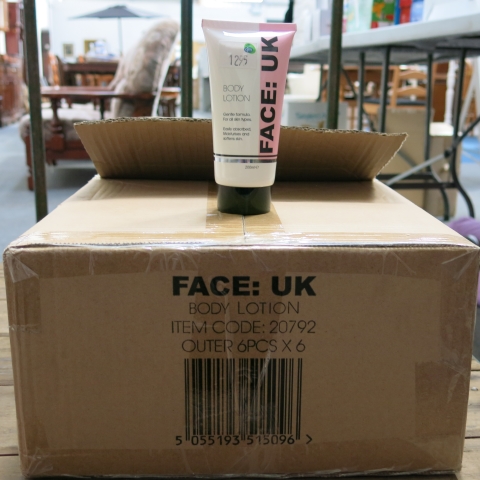 This is a Timed Online Auction on Bidspotter.co.uk, Click here to bid.  1 x Box 'Face: UK' 200ml - Image 2 of 2