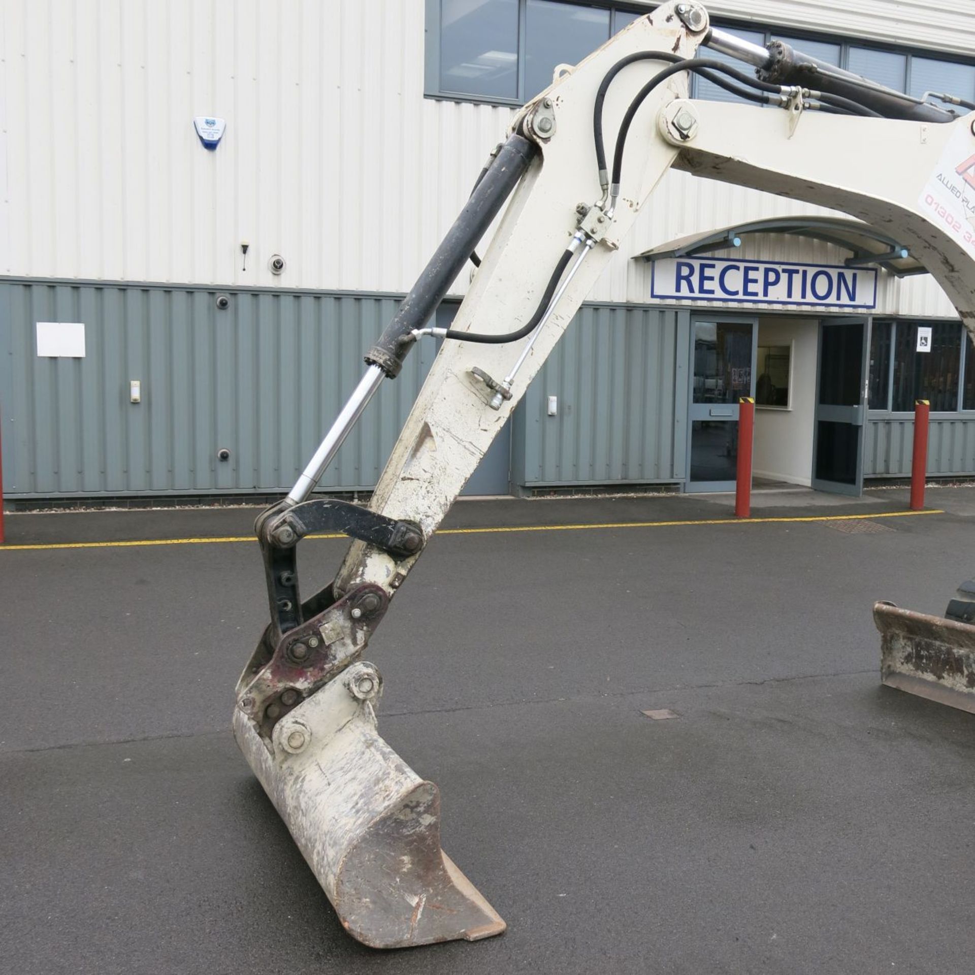 * Terex Schaeff HR32 8 Ton Excavator with 5ft Bucket.  YOM 2003.  Rubber Tracks with Deutz 4 - Image 6 of 11