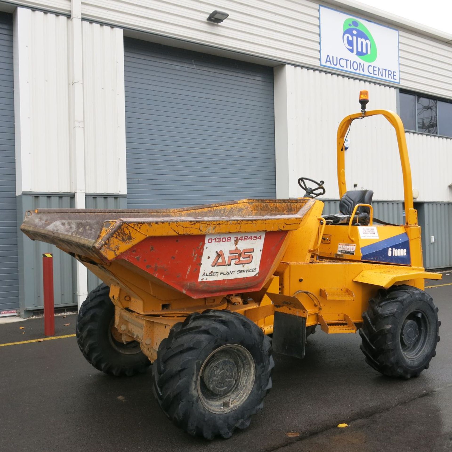 * Thwaites 6 Tonne 4WD Articulated Dumper, Front Tip.  YOM 2001.  Perkins 4 Cylinder Diesel Engine.