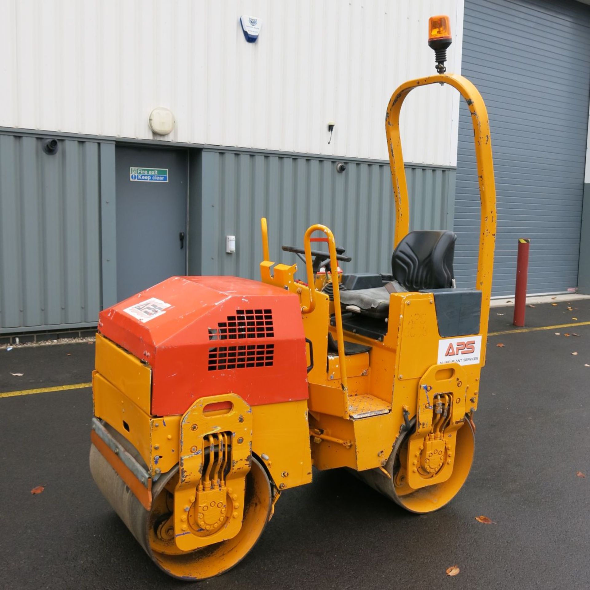 * Bomag BW80 40-2 Roller.  YOM 2001.  Kubota 3 Cylinder Diesel Engine.  Roller width - 80cm/2' 8''.