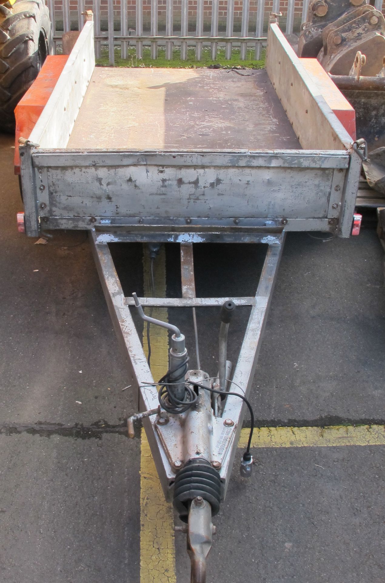 * Twin Axle Plant Trailer with Tail Ramp; Wooden Floor (no plate): Bed Size 8'3'' x 4'1''; Ramp Size - Image 2 of 3