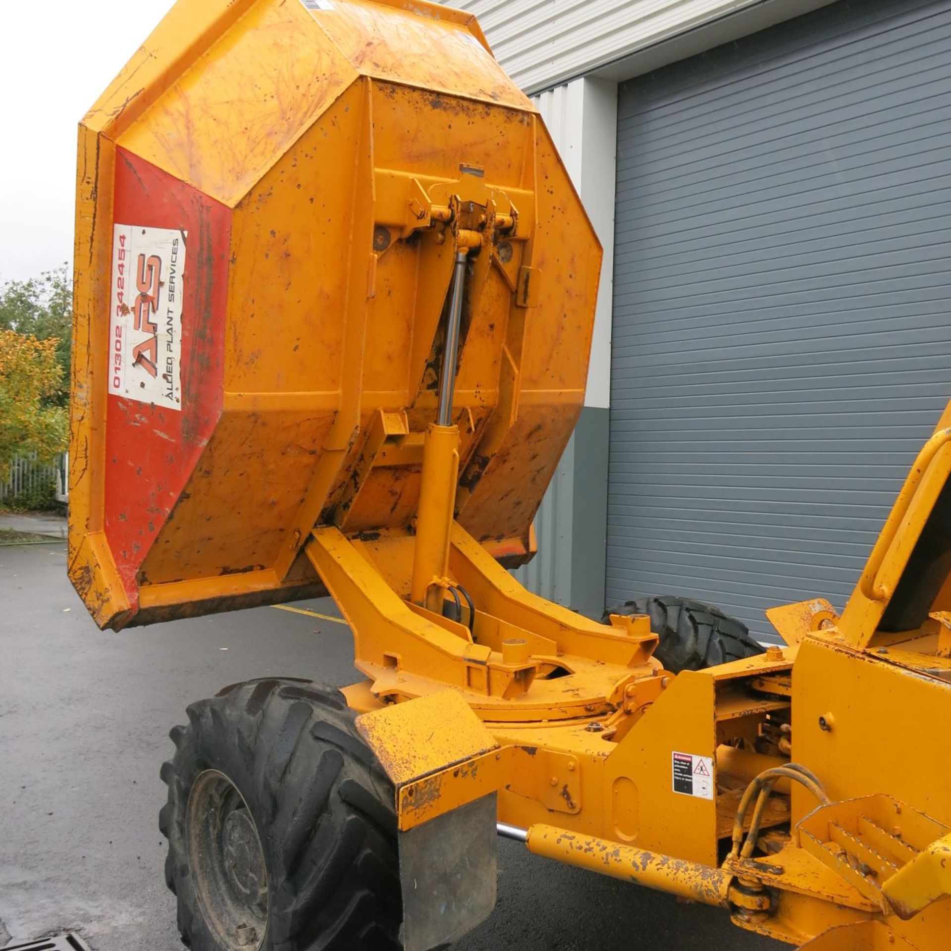 * Thwaites 6 Tonne 4WD Articulated Dumper, Front Tip.  YOM 2001.  Perkins 4 Cylinder Diesel Engine. - Image 10 of 14