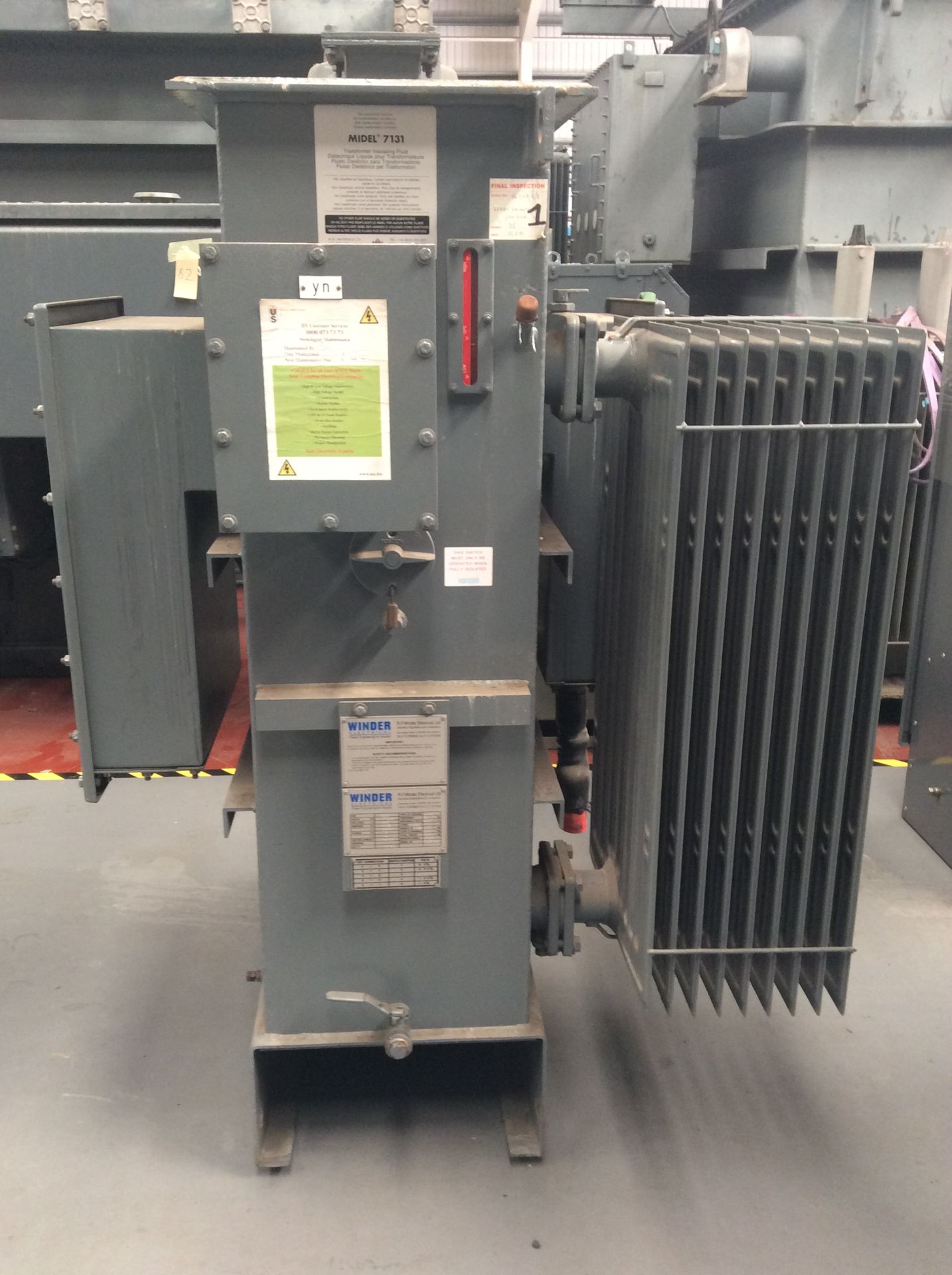 200 Kva Winder Transformer. 11000 / 433 Volts.  LNAN cooling 1230 Kg. year of manufacture 1999