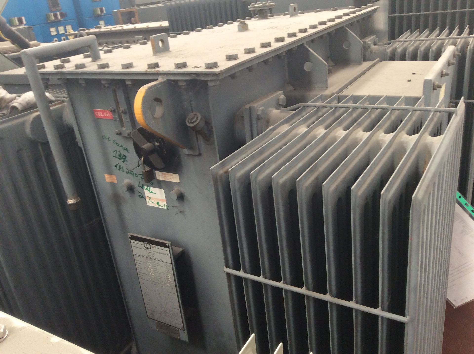 1000 Kva transformer 11000 / 433 Volts. ONAN - 3510 kg year of manufacture 2000