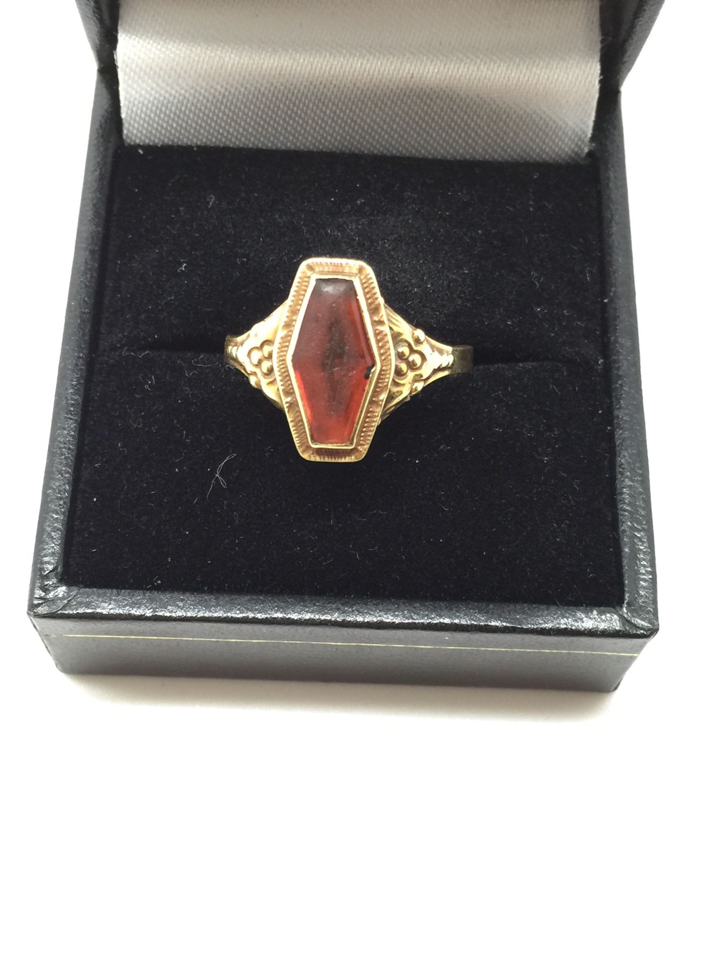 ANTIQUE 14ct GOLD RING SET WITH UNUSUAL STONE