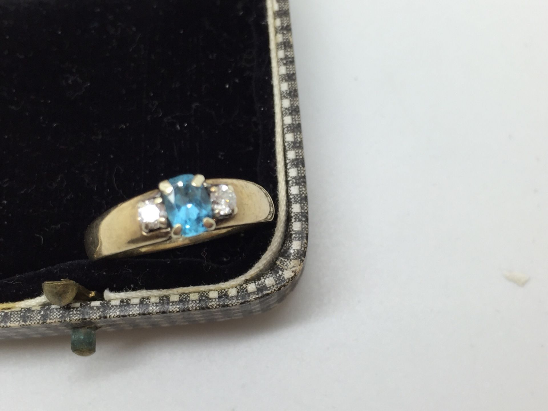 9ct GOLD BLUE TOPAZ & DIAMOND RING