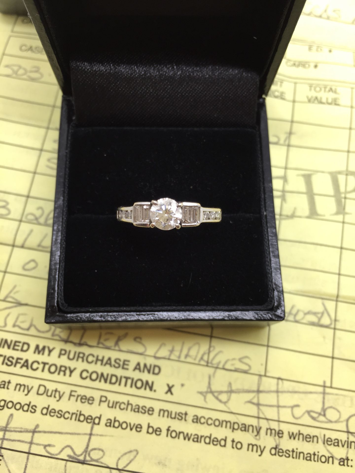 18ct WHITE GOLD DIAMOND RING 1.02ct  COST $3000 IN 2007 IN BAHAMAS - RECEIPT INCLUDED - Image 3 of 5