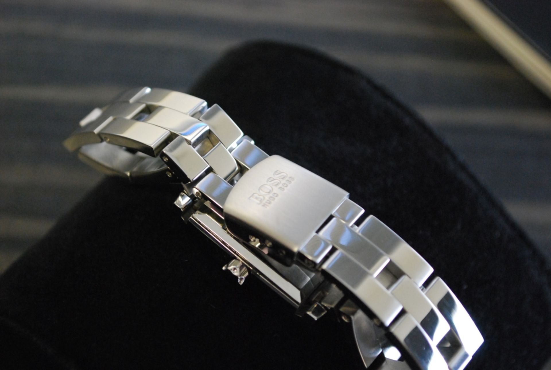 *Diamond Encrusted* 2006 Ladies Hugo Boss Watch (*Rare Swiss Model*) - Image 5 of 6