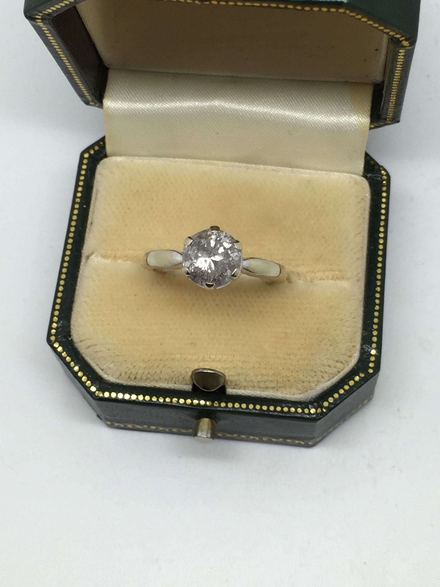 2.00ct DIAMOND SOLITAIRE RING SET IN 18ct WHITE GOLD