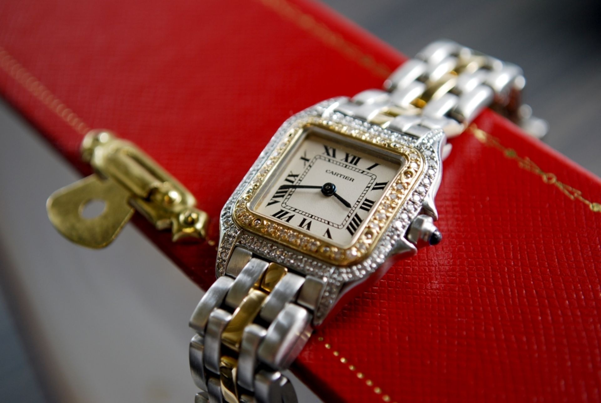 *3ct VS Diamond Encrusted* 18K & Steel Cartier Watch (Ladies) - Stunning Condition - Image 5 of 17