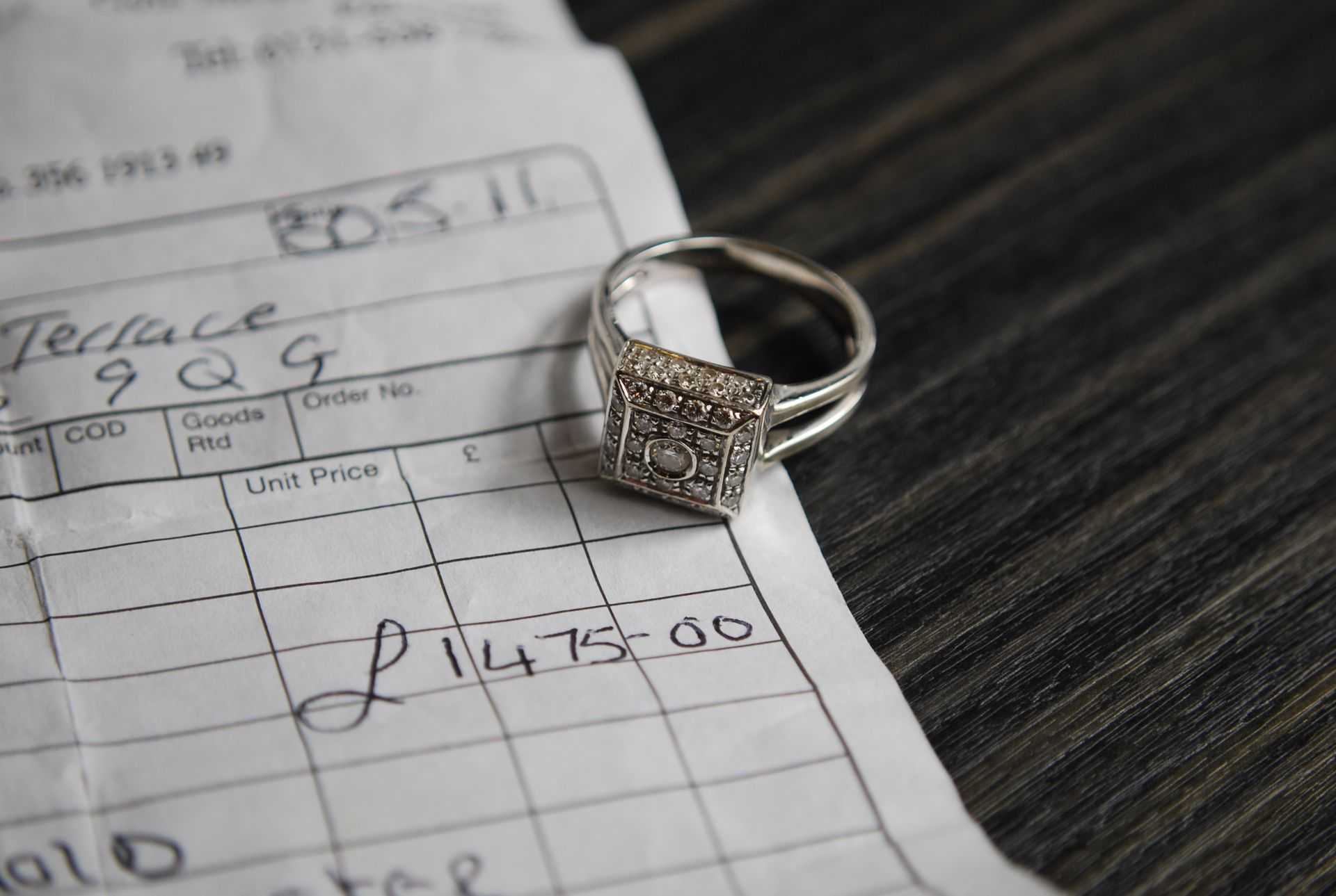 18ct WHITE GOLD DIAMOND RING WITH ORIGINAL RECEIPT - Image 2 of 5