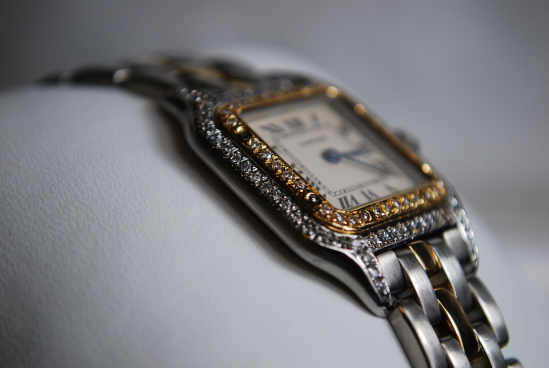 *3ct VS Diamond Encrusted* 18K & Steel Cartier Watch (Ladies) - Stunning Condition - Image 4 of 17