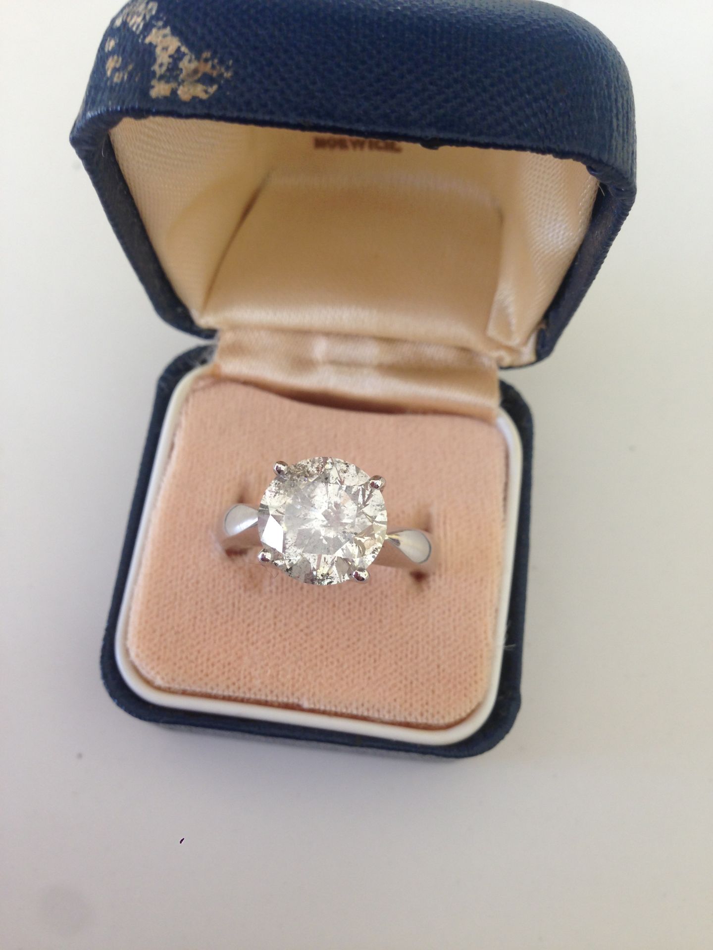 5.11ct DIAMOND RING SET IN 18ct WHITE GOLD WITH £20,000 INSURANCE VALUATION