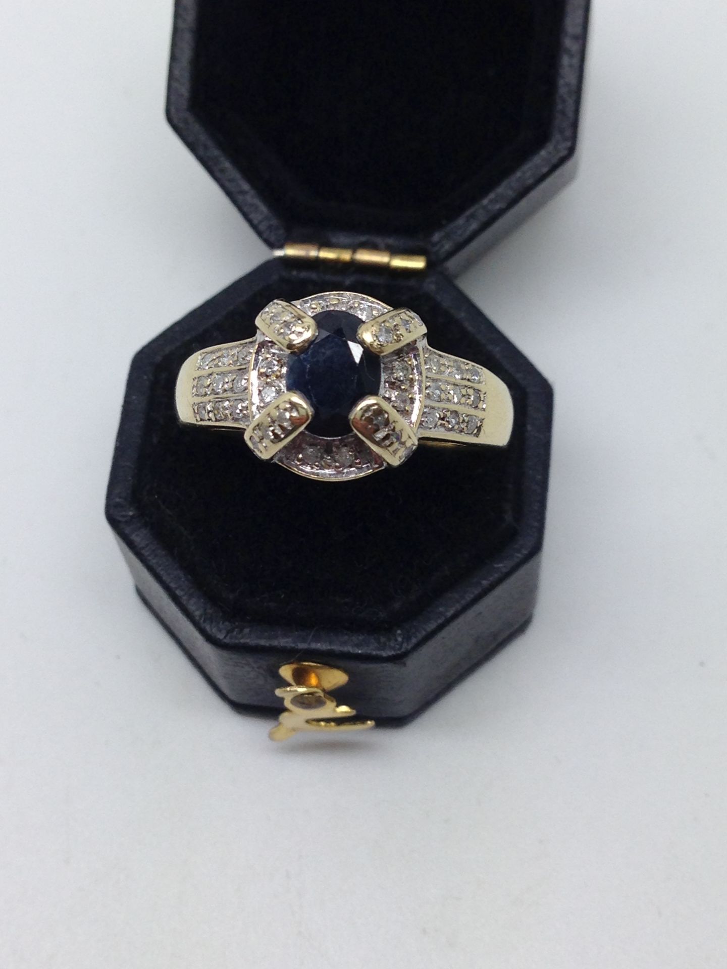 9ct GOLD SAPPHIRE & DIAMOND RING