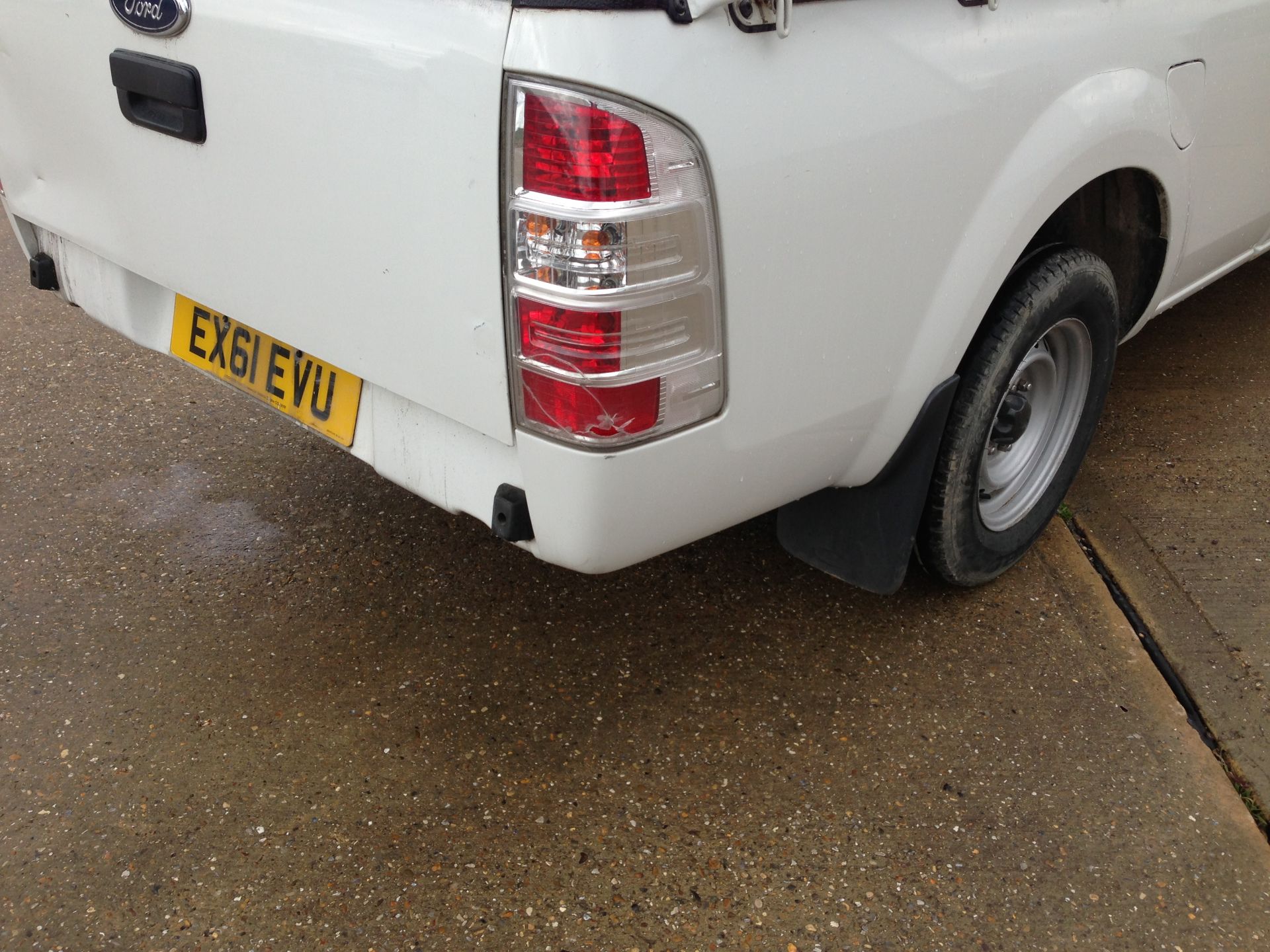 2011 61 REG FORD RANGER PICK UP TRUCK WITH TRUCKMAN TOP v5 presen... - Image 14 of 15