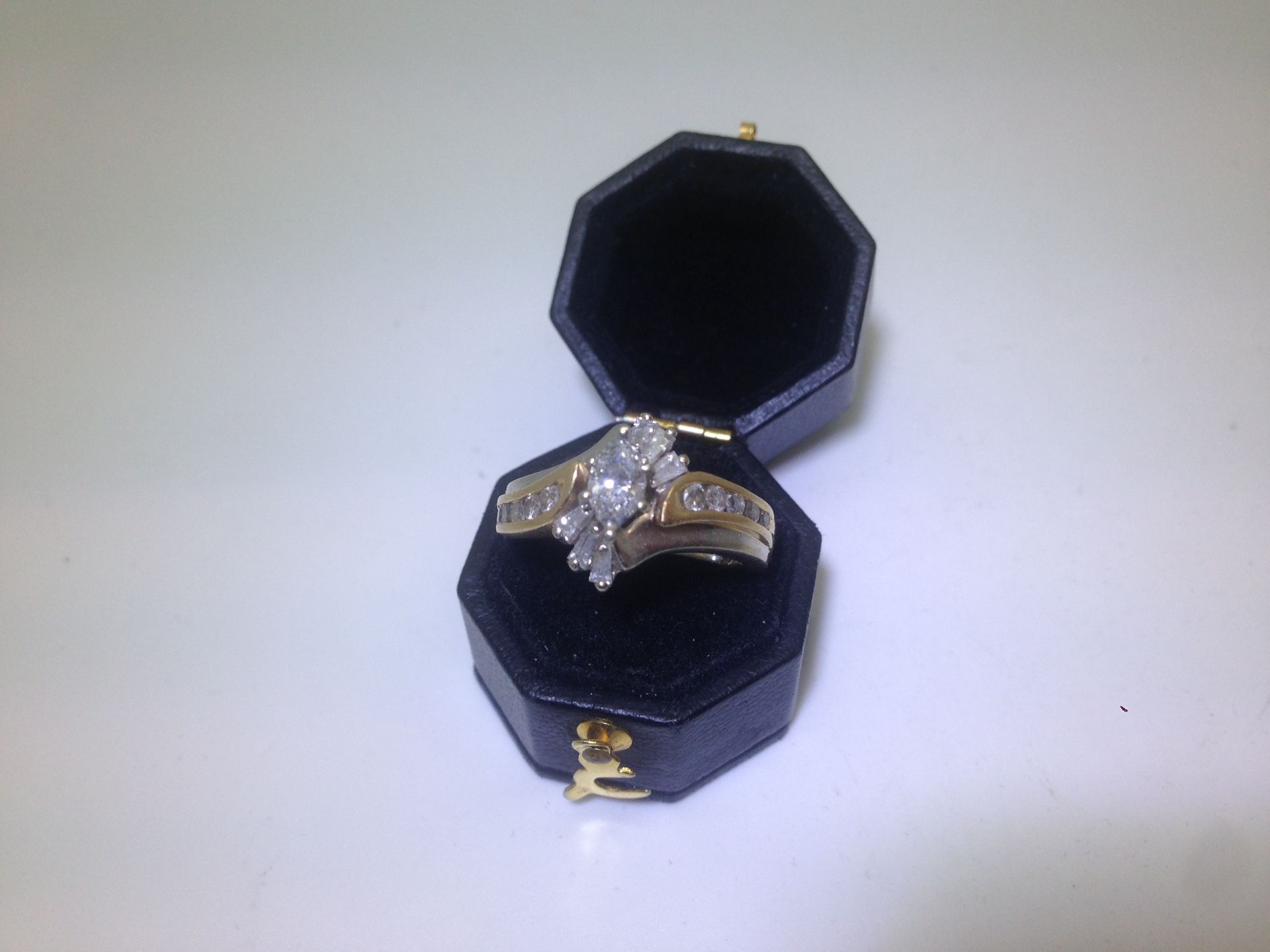 18ct WHITE GOLD  DIAMOND MARQUISE RING 0.75ct TW
