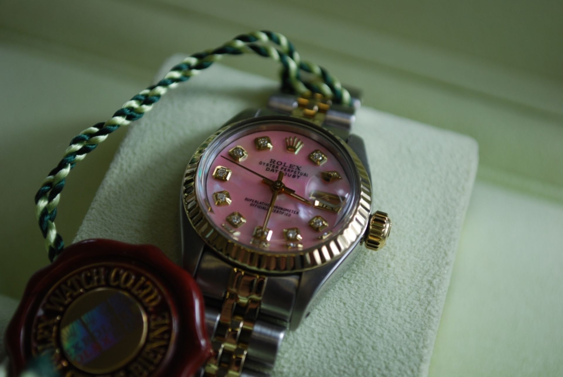 *Gorgeous* Ladies Rolex Datejust - HOT Pink Mother of Pearl & Diamond - Image 4 of 14