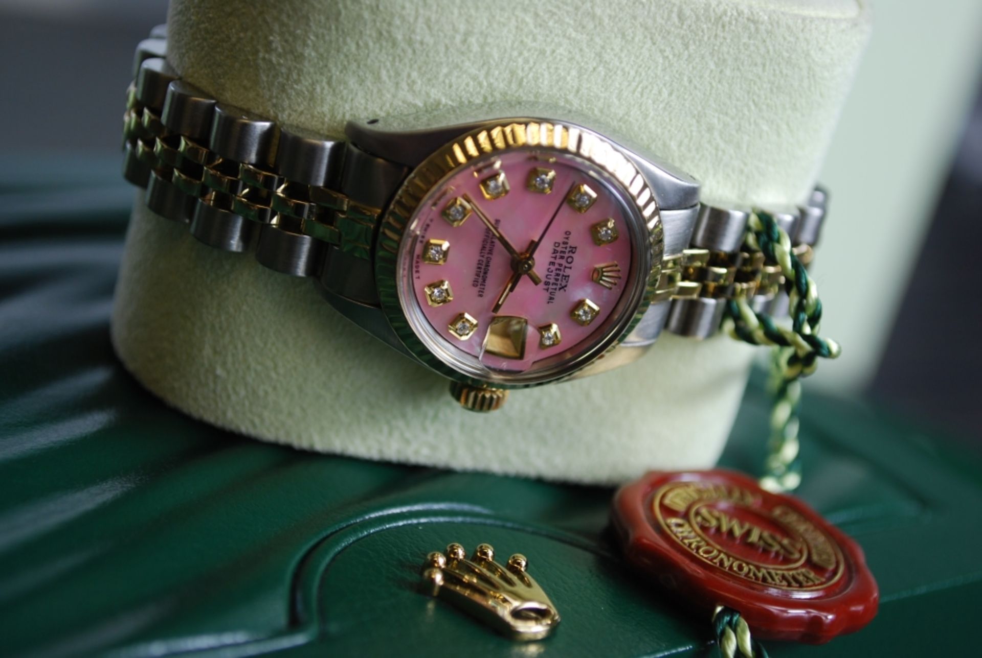 *Gorgeous* Ladies Rolex Datejust - HOT Pink Mother of Pearl & Diamond - Image 9 of 14