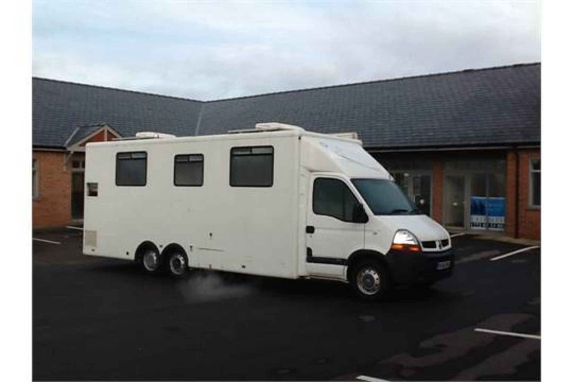 SUPERB 2006 56 REG MOBILE OFFICE ** COST OVER £120k To CONVERT **... - Image 7 of 33